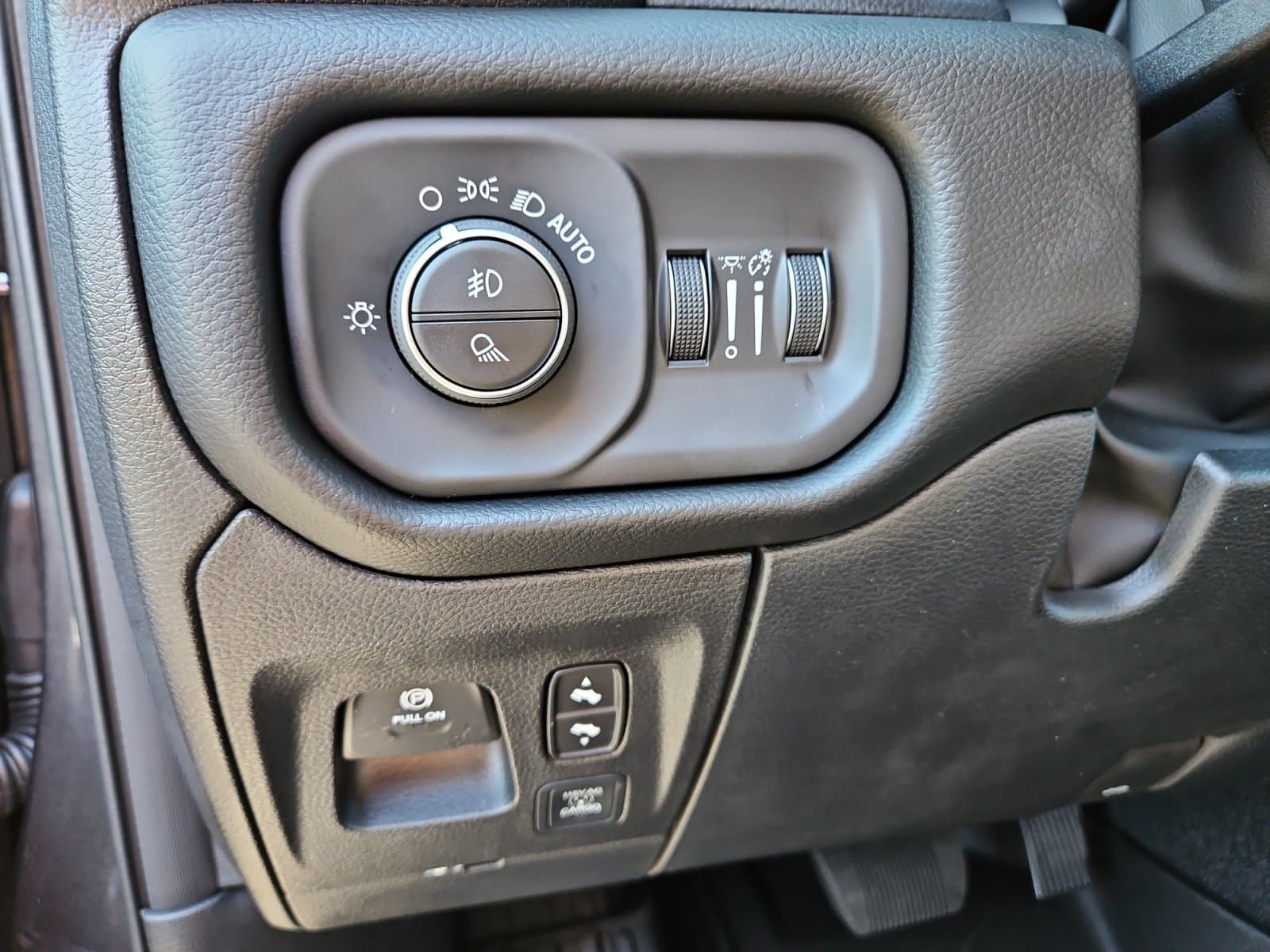 New 2027 Ram 1500 Laramie - photo - 21