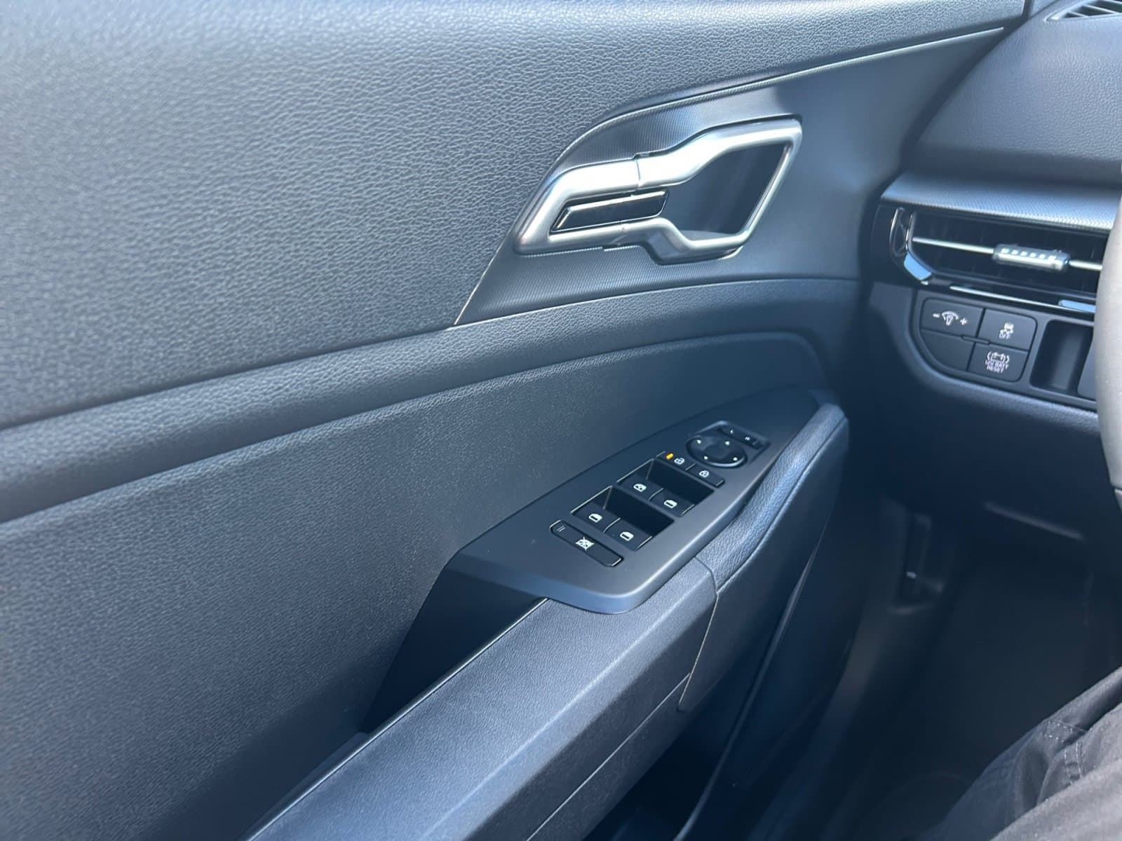New 2027 Kia Sportage Hybrid S - photo - 21