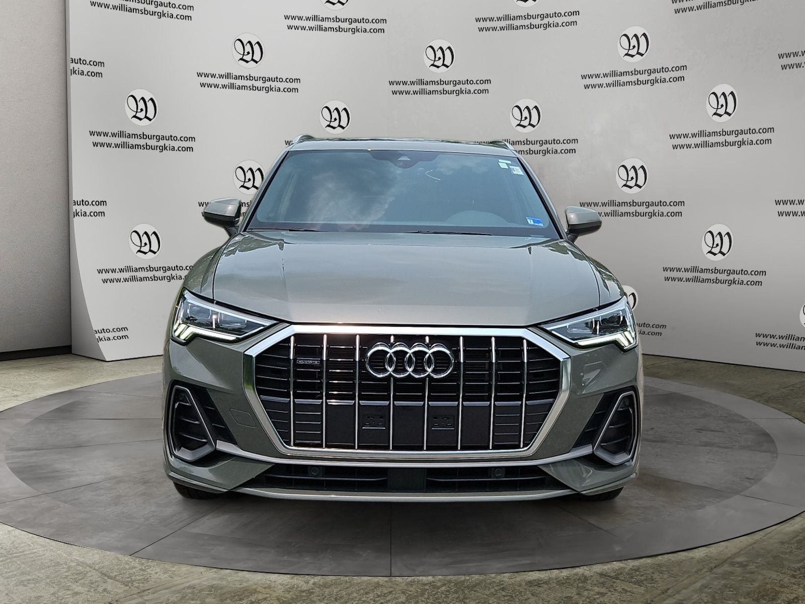Pre-Owned 2024 Audi Q3 Premium - photo - 7