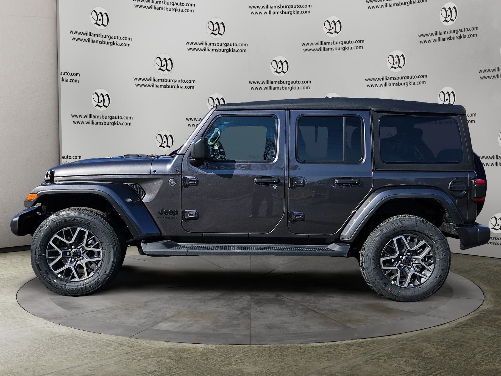 New 2026 Jeep Wrangler Sahara - photo - 1