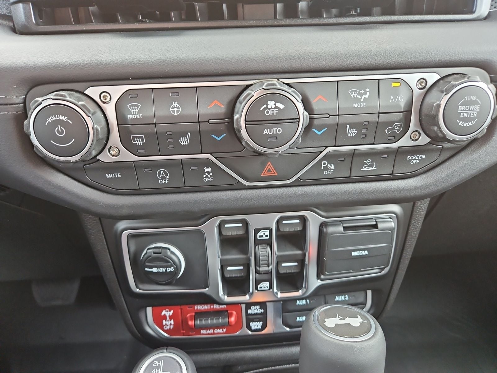 New 2026 Jeep Wrangler Rubicon - photo - 27