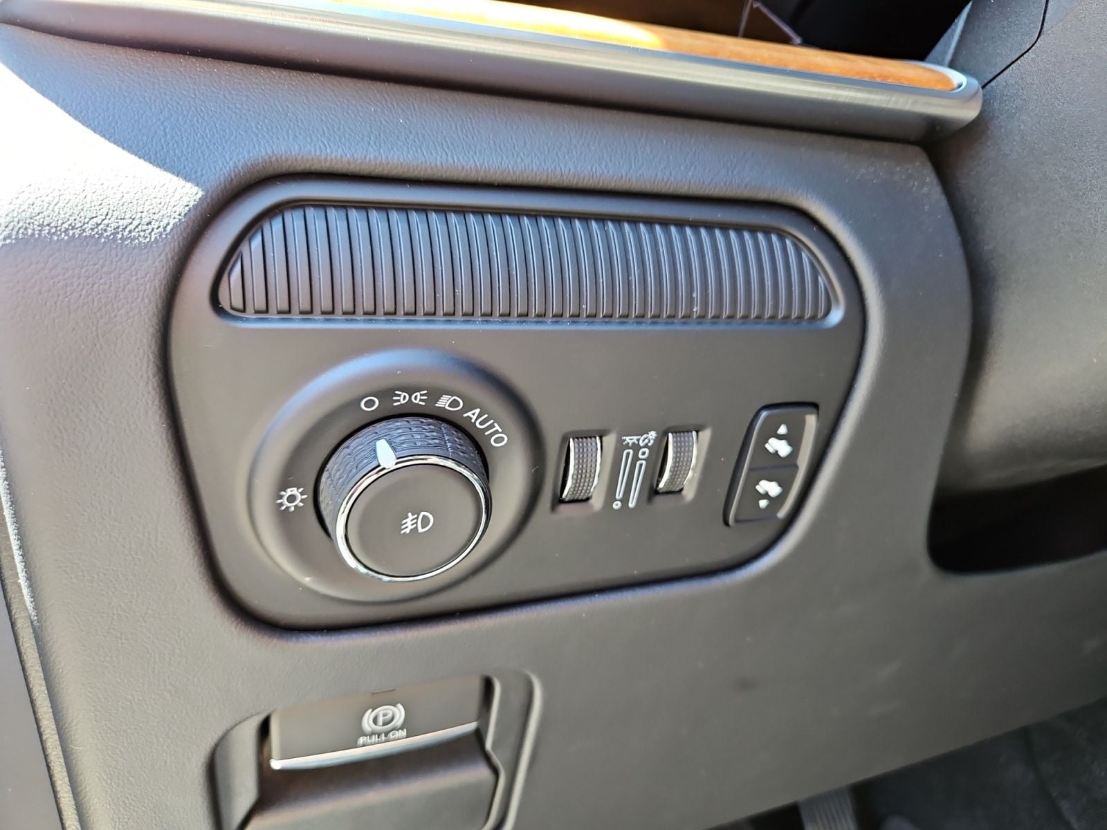 Pre-Owned 2024 Jeep Grand Wagoneer Series III - photo - 23