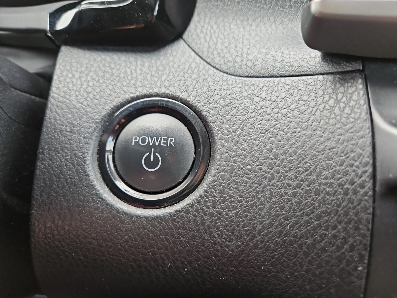 Pre-Owned 2025 Toyota Camry LE - photo - 29