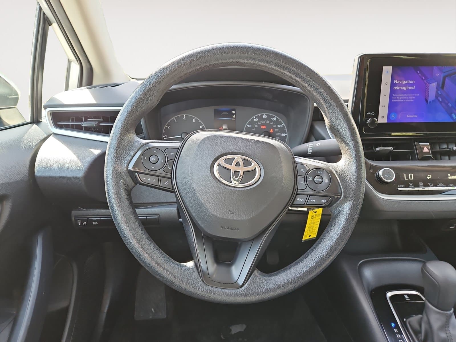 Pre-Owned 2024 Toyota Corolla LE - photo - 11