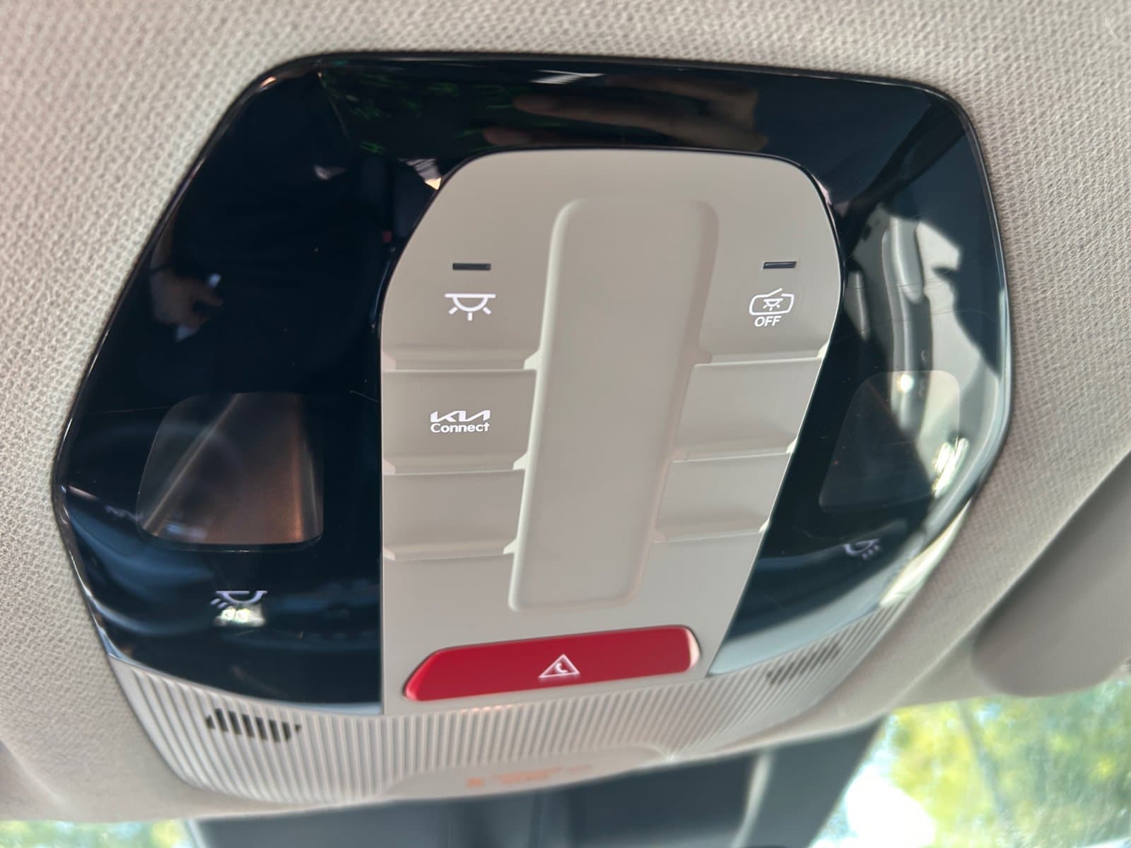 Pre-Owned 2025 Kia K4 GT-Line - photo - 28