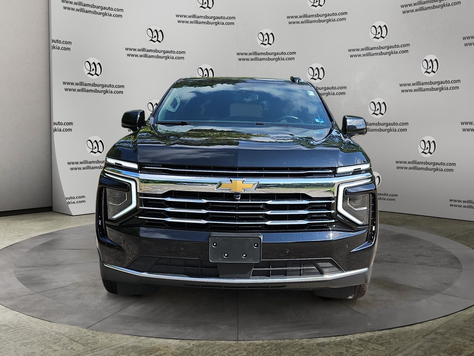 Pre-Owned 2025 Chevrolet Suburban LT - photo - 7