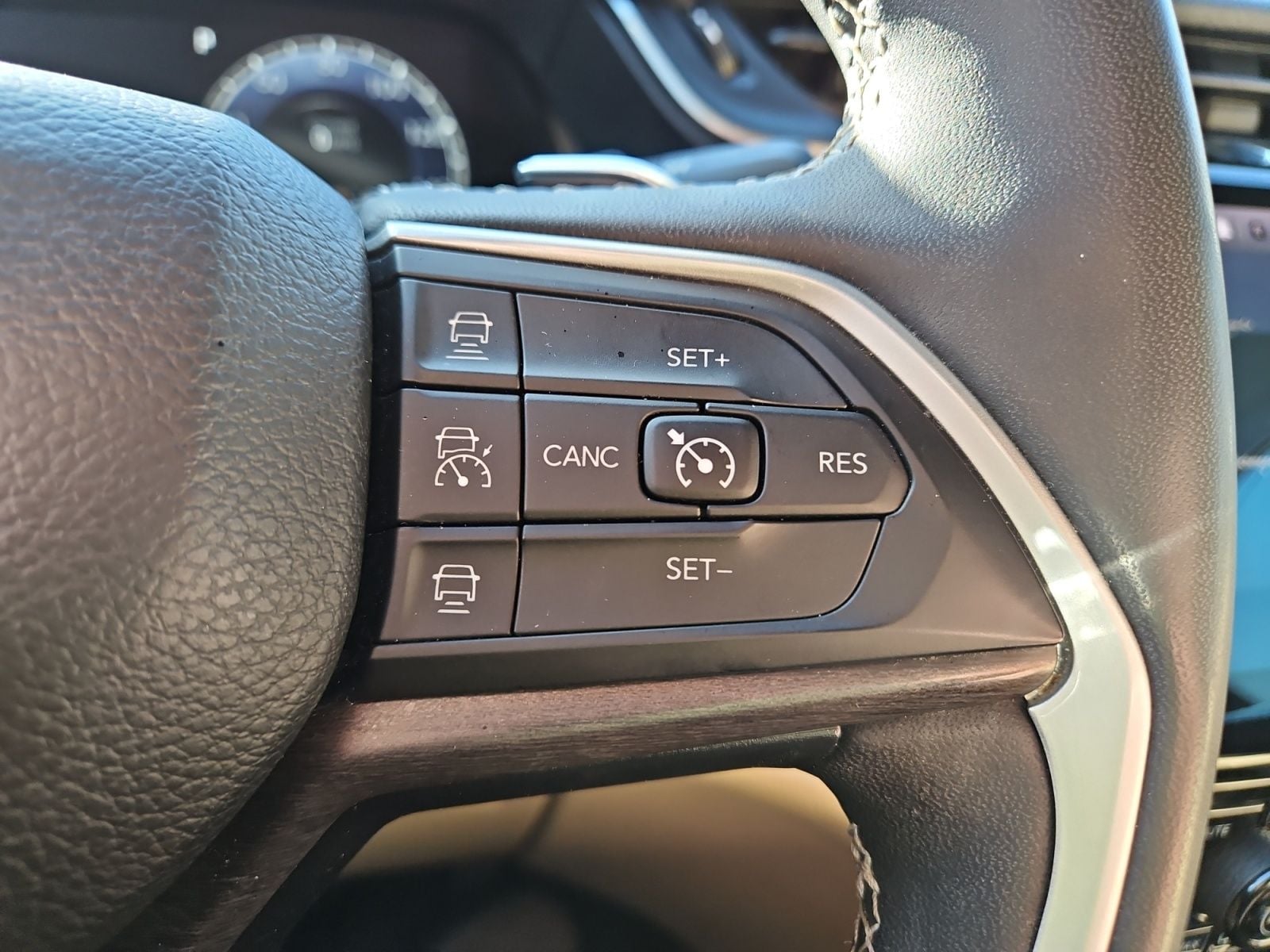 Pre-Owned 2023 Jeep Grand Cherokee Limited - photo - 25