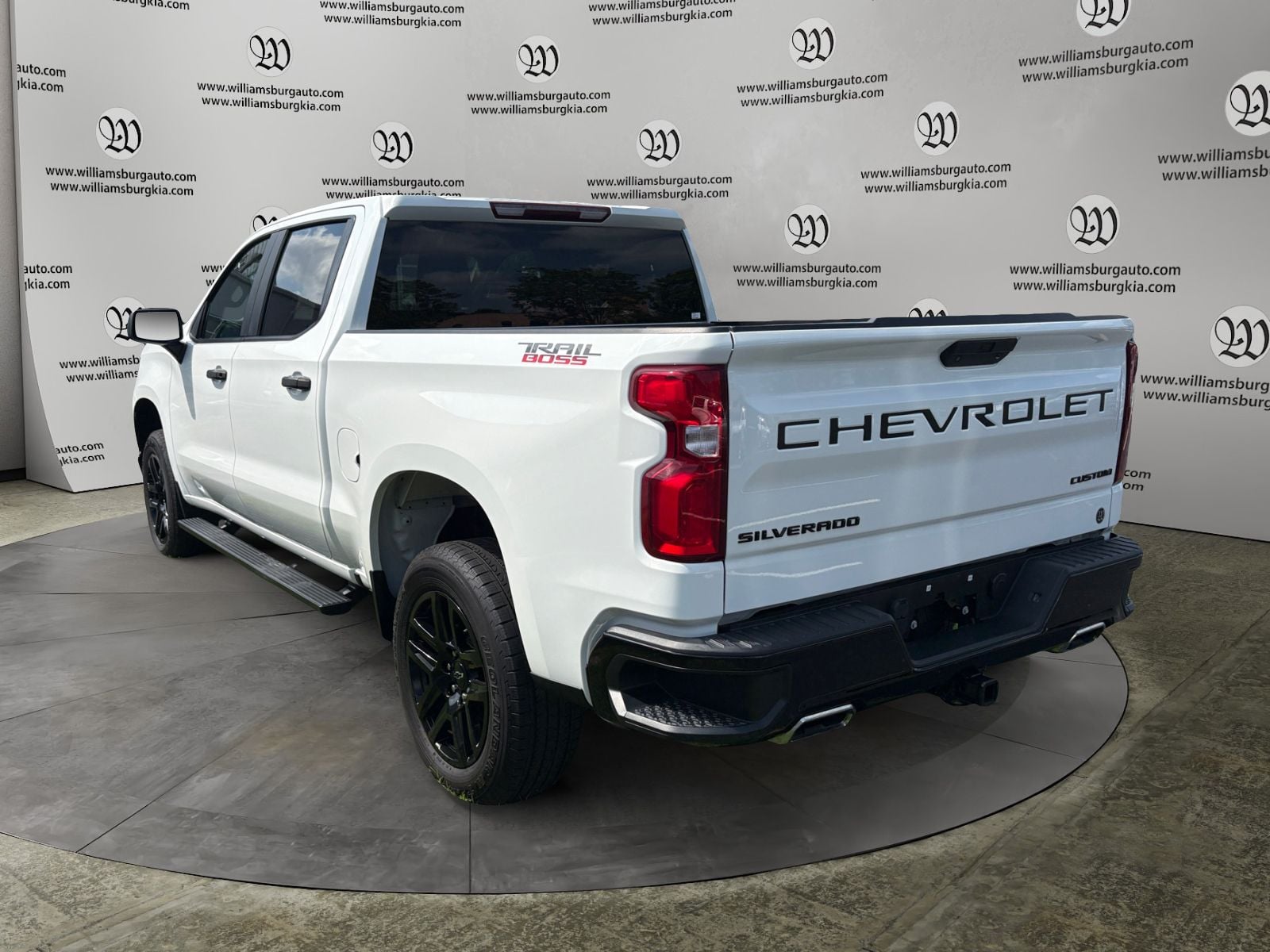 Pre-Owned 2021 Chevrolet Silverado 1500 Custom Trail Boss - photo - 2