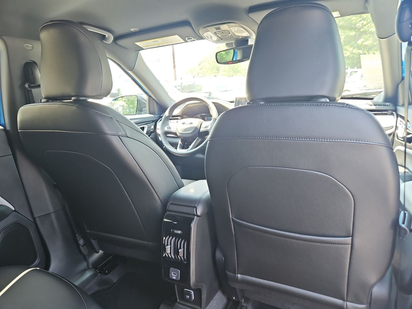 New 2025 Jeep Compass Limited - photo - 17
