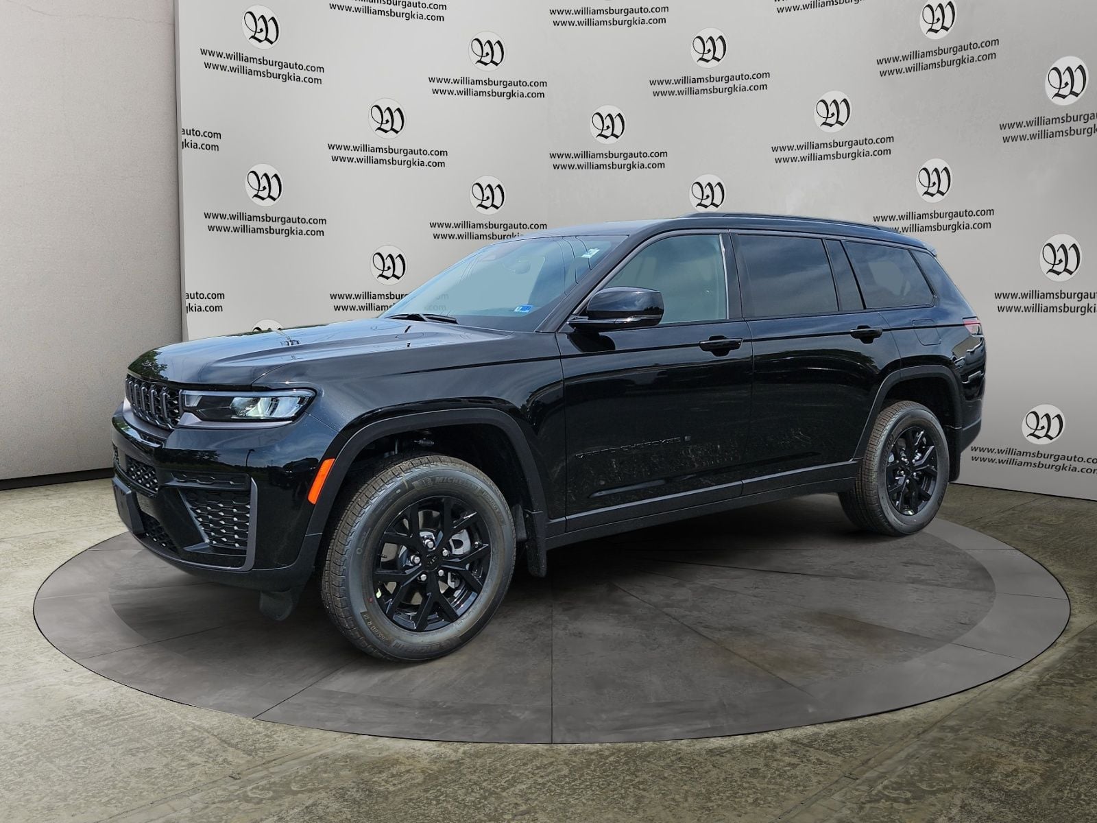 New 2026 Jeep Grand Cherokee L Altitude - photo - 0