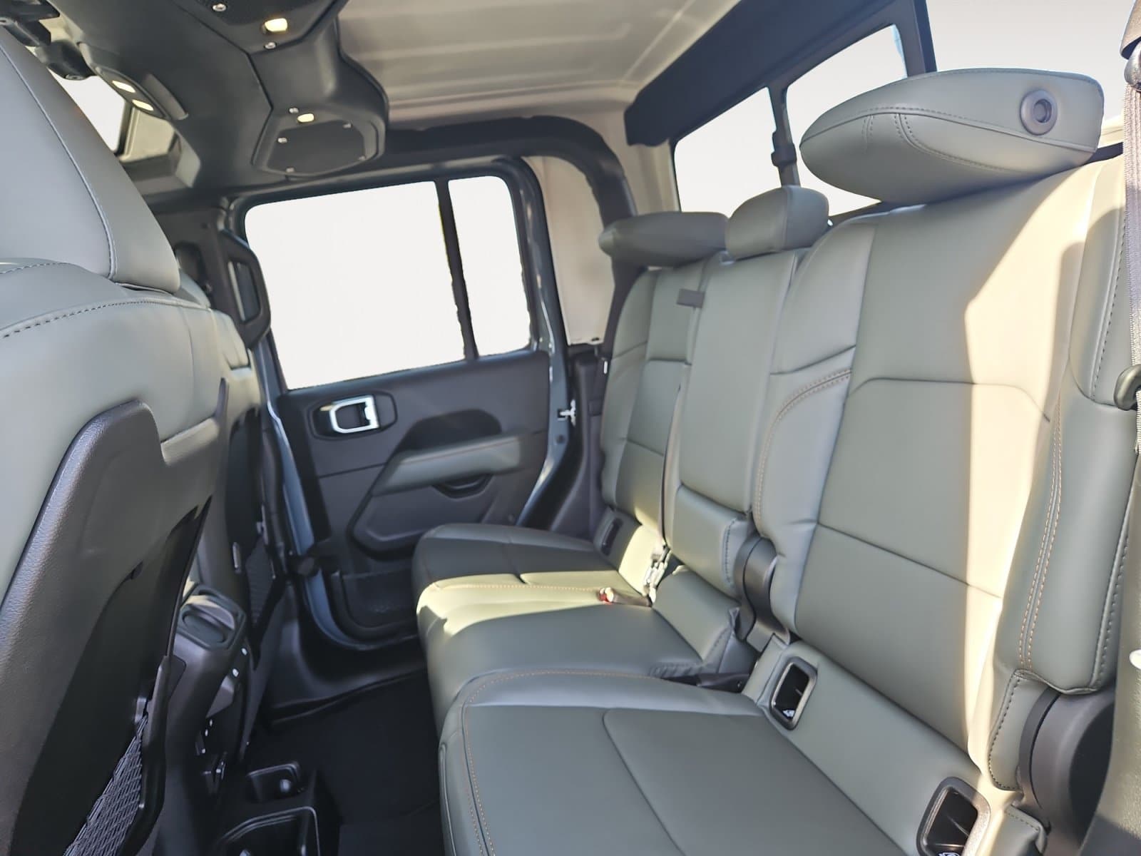 New 2026 Jeep Gladiator Mojave - photo - 12