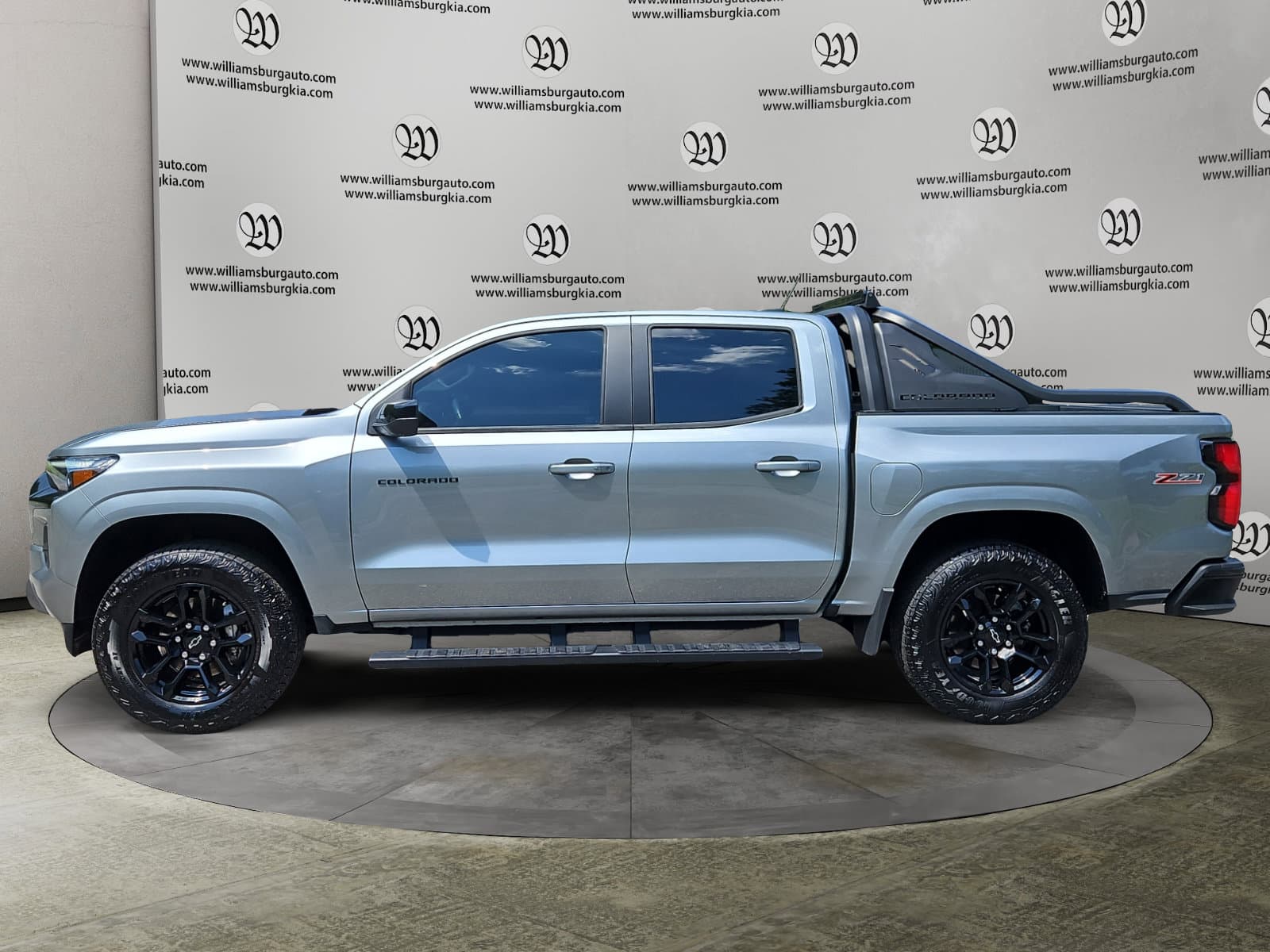 Pre-Owned 2025 Chevrolet Colorado Z71 - photo - 1