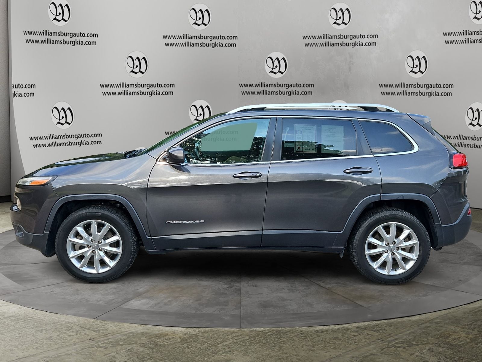 Pre-Owned 2017 Jeep Cherokee Limited - photo - 1
