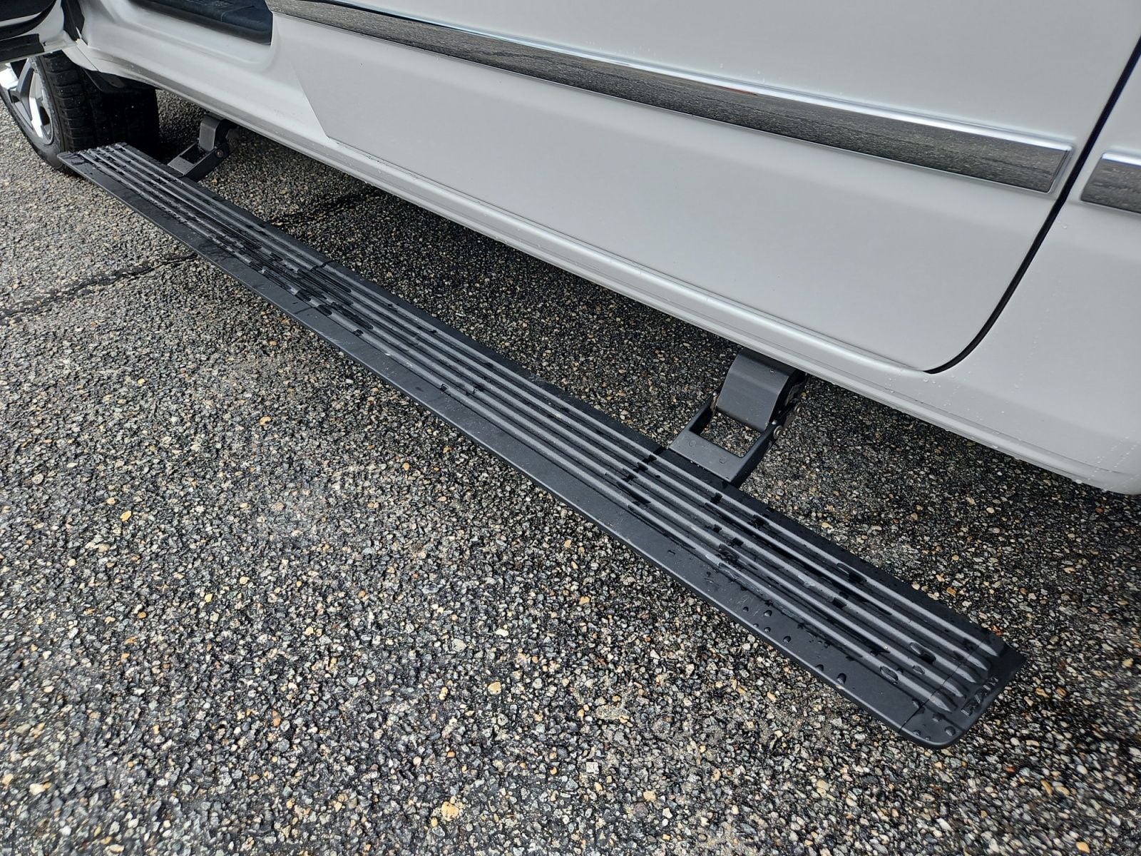 Pre-Owned 2021 Ram 1500 Limited - photo - 19