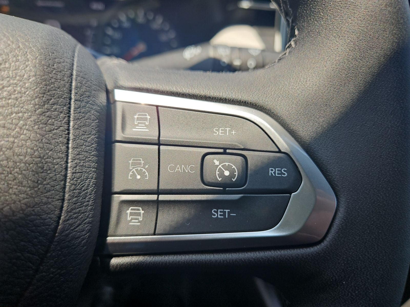 New 2025 Jeep Compass Limited - photo - 25