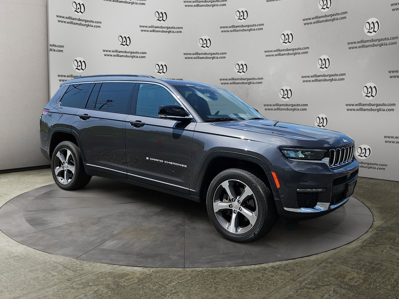 Pre-Owned 2024 Jeep Grand Cherokee L Limited - photo - 6