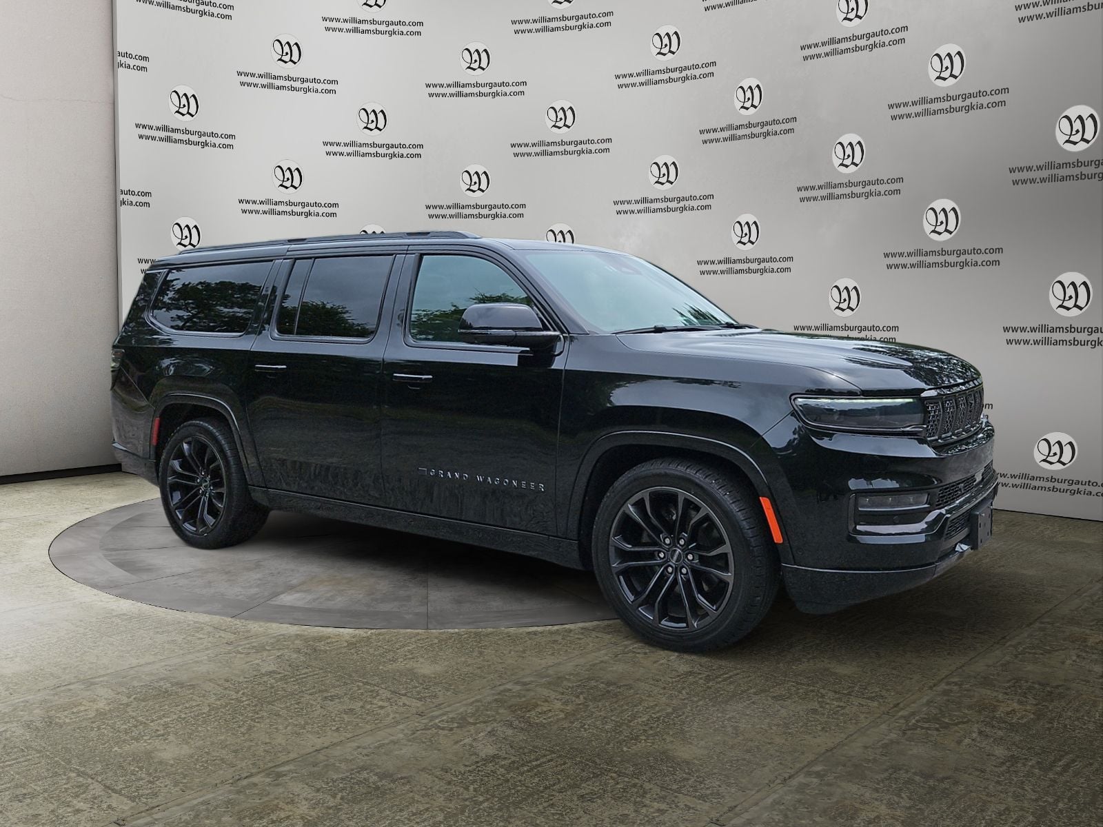 Pre-Owned 2024 Jeep Grand Wagoneer L Series II - photo - 6