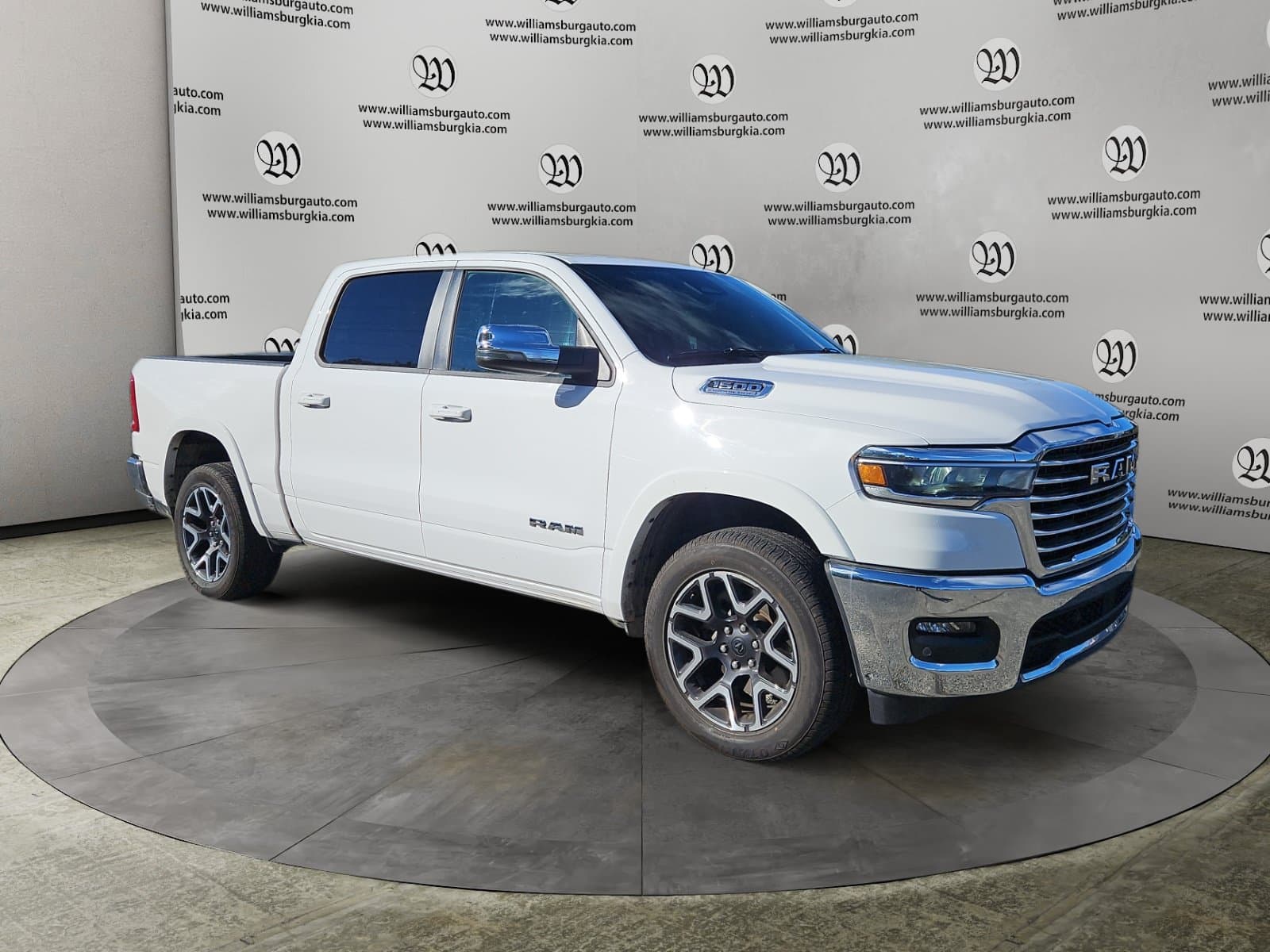 Pre-Owned 2026 Ram 1500 Laramie - photo - 6