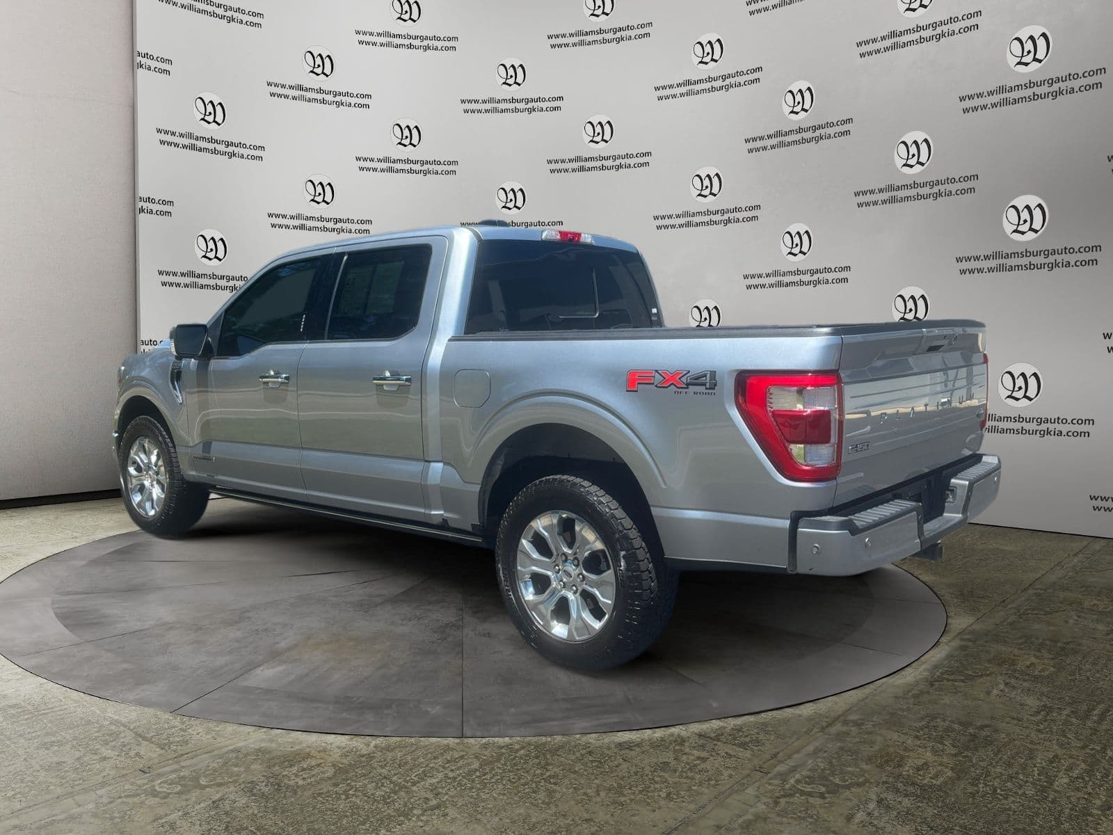 Pre-Owned 2022 Ford F-150 Platinum - photo - 2