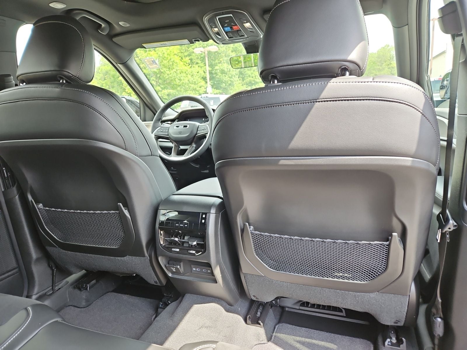 New 2026 Jeep Grand Cherokee L Altitude - photo - 17
