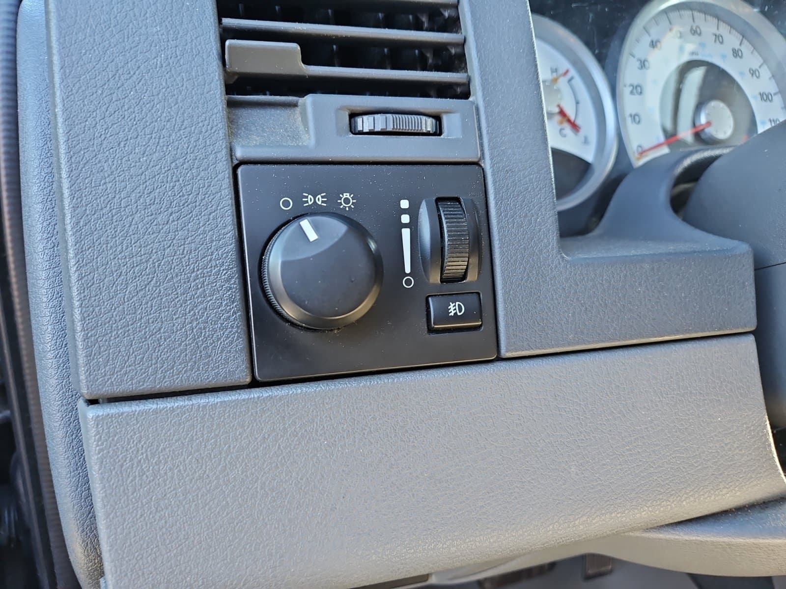 Pre-Owned 2004 Dodge Durango SLT - photo - 22