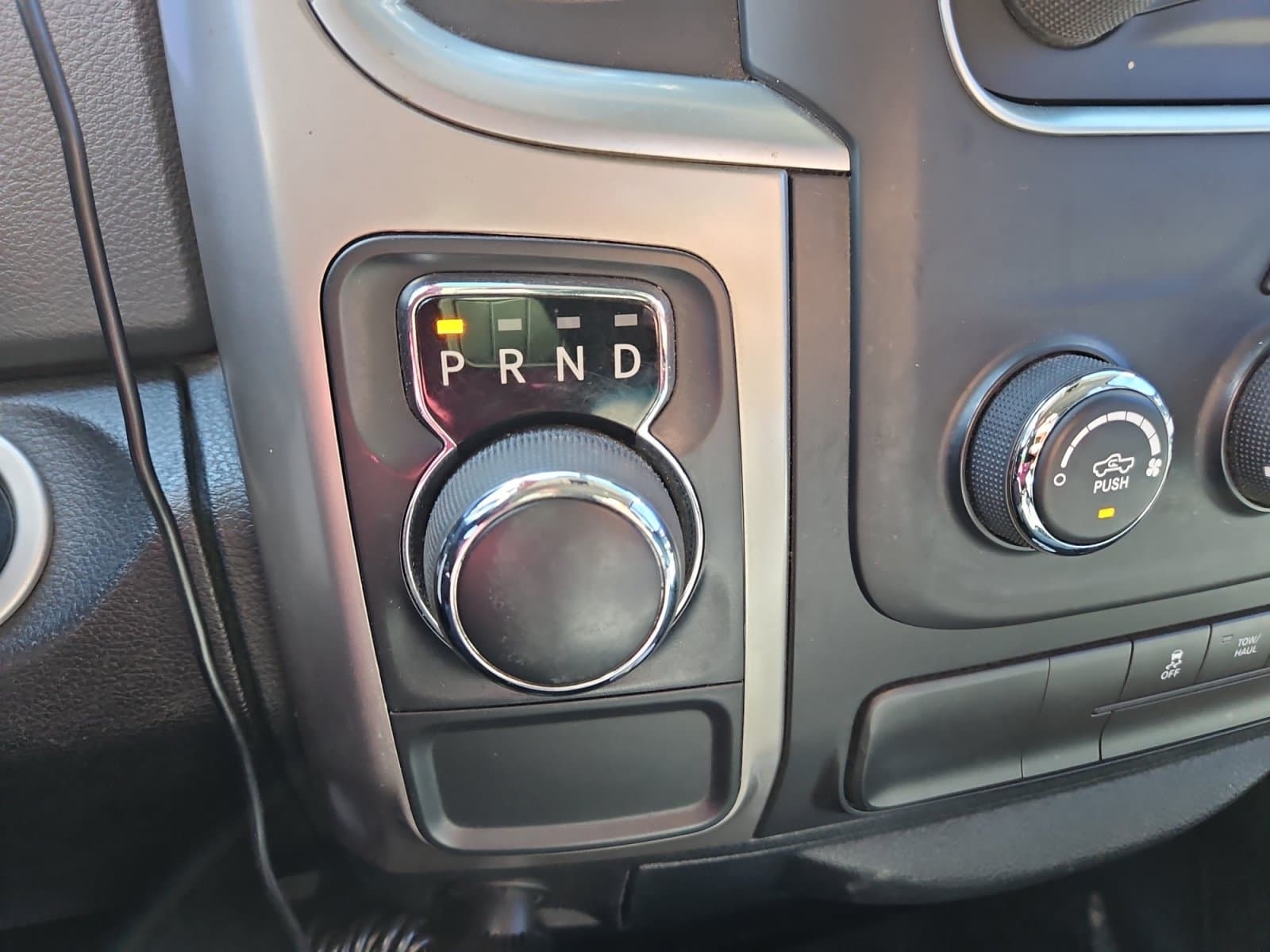 Pre-Owned 2017 Ram 1500 SLT - photo - 25