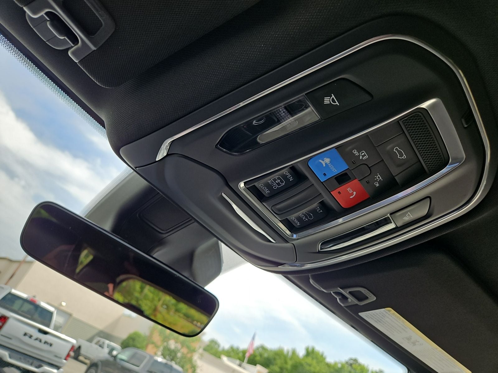 New 2026 Jeep Grand Cherokee L Altitude - photo - 28