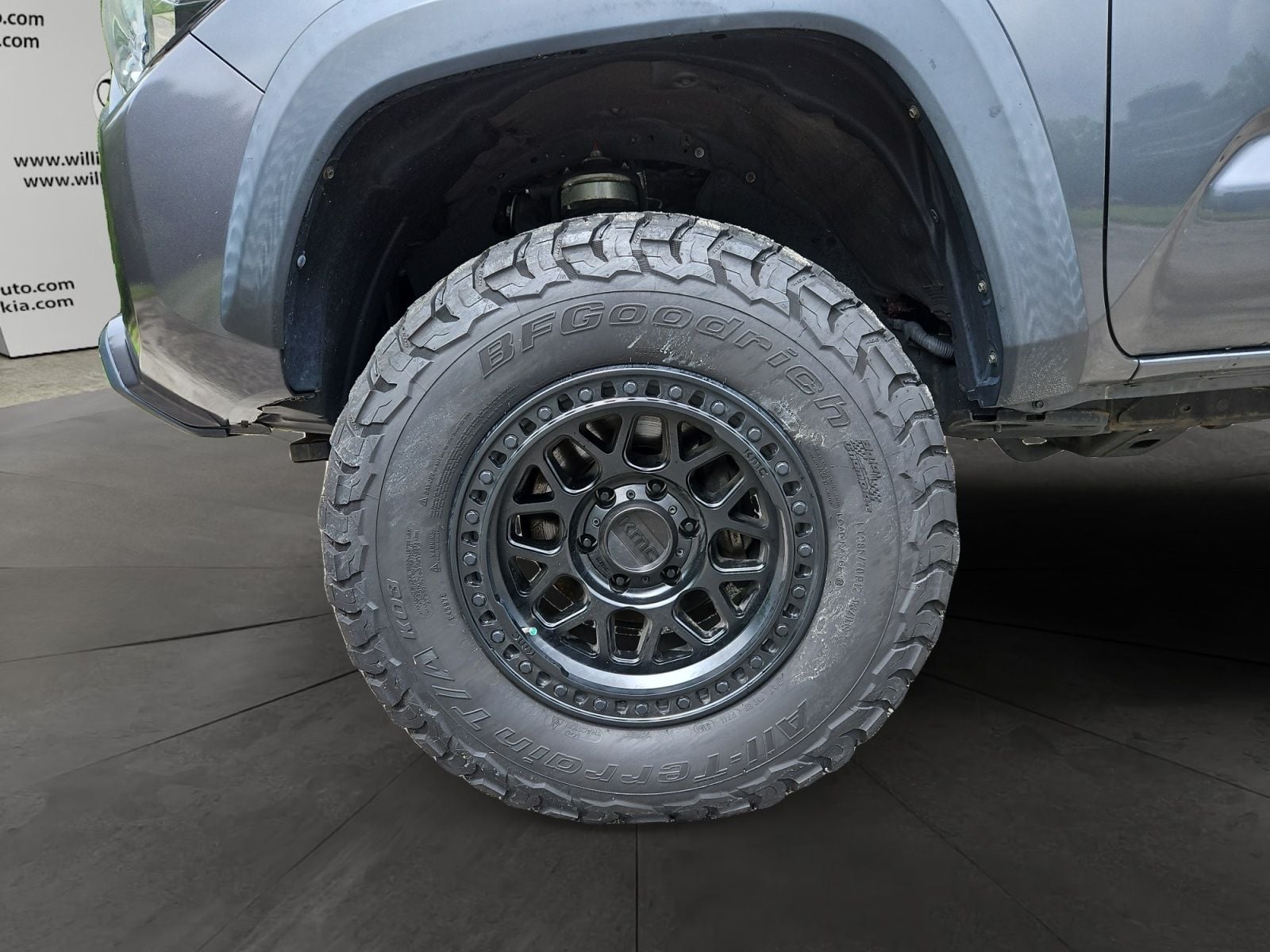 Pre-Owned 2020 Toyota Tacoma TRD Off-Road - photo - 13