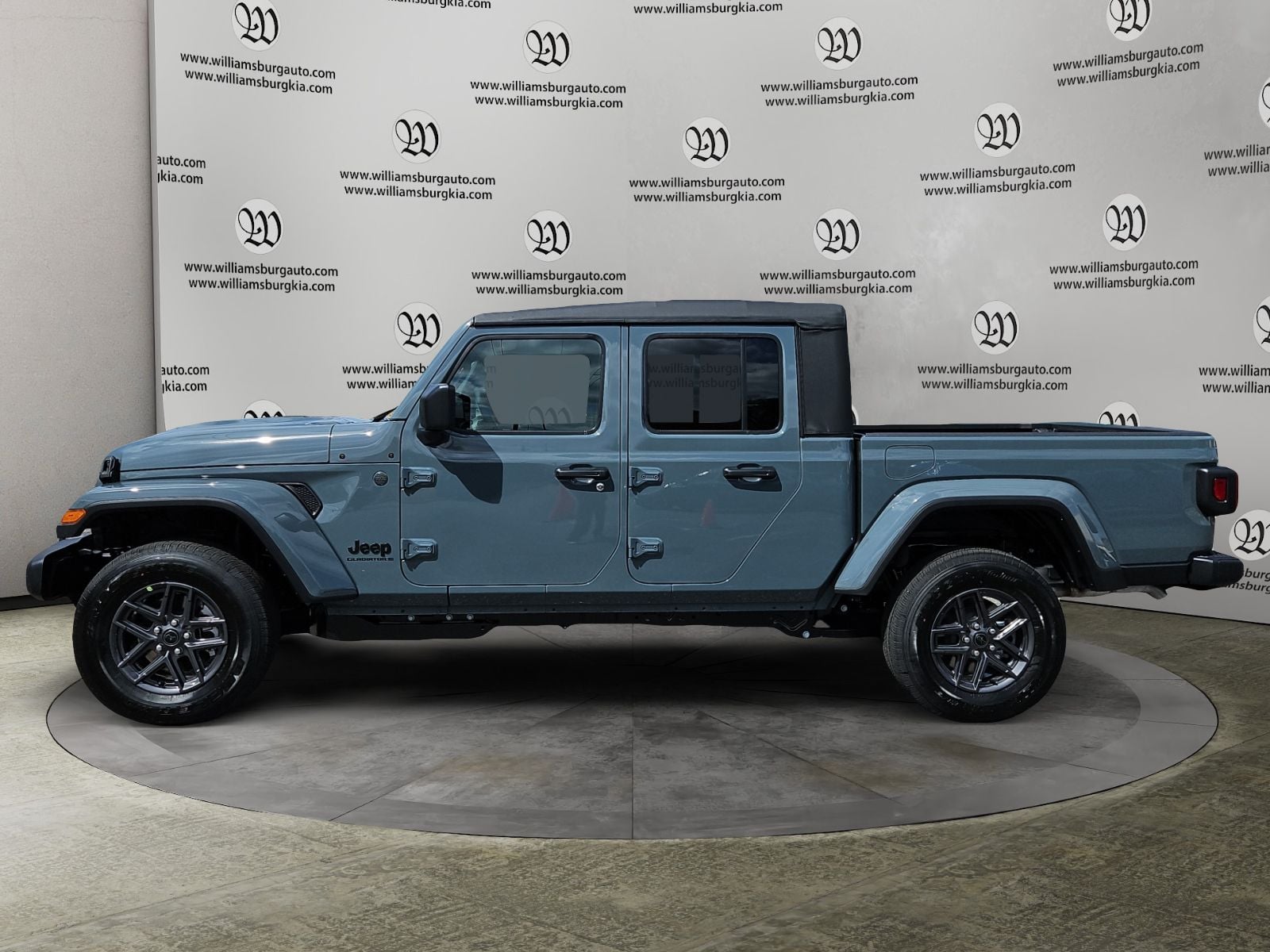 New 2026 Jeep Gladiator Sport S - photo - 1