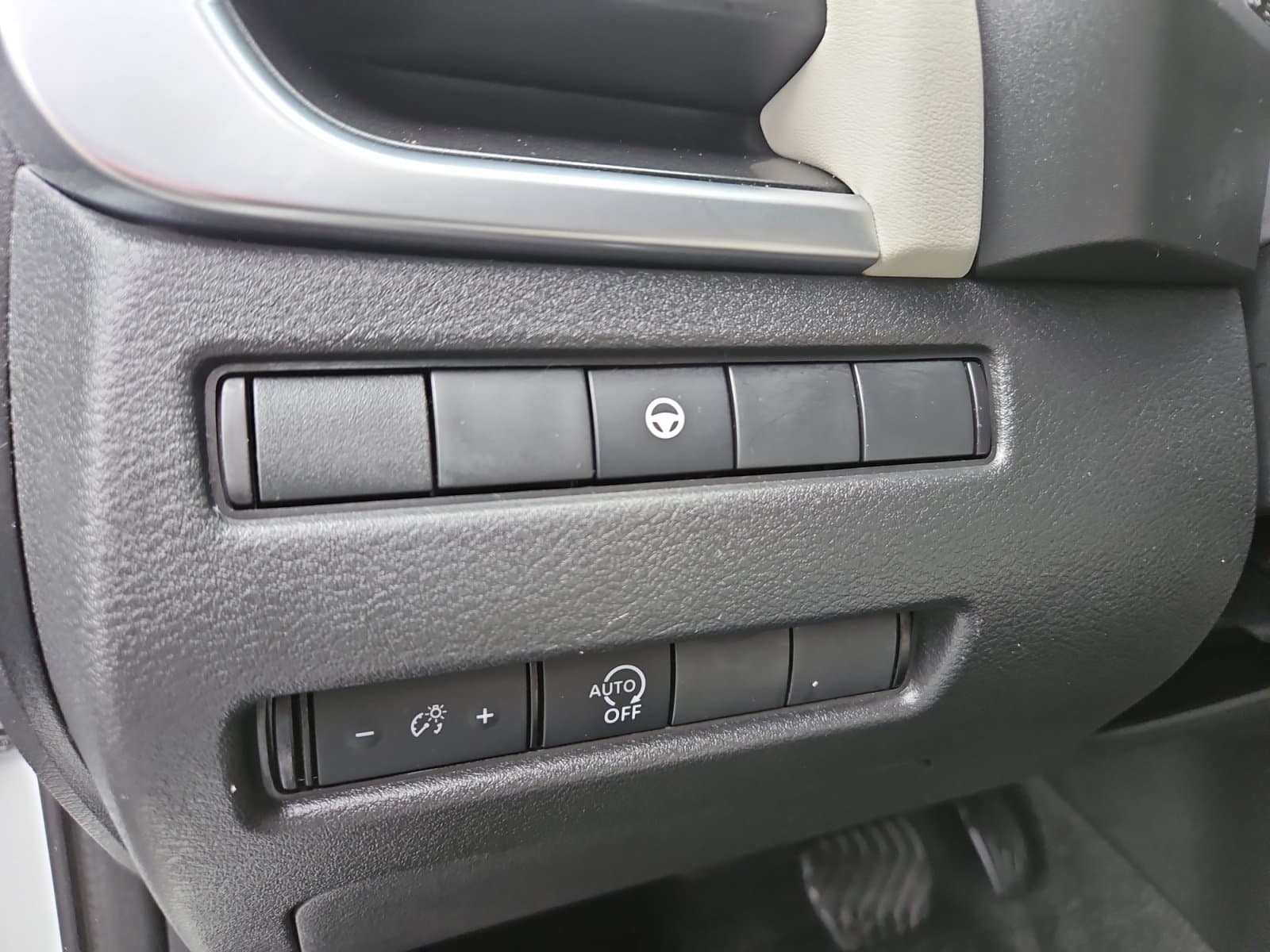 Pre-Owned 2023 Nissan Rogue SV - photo - 22