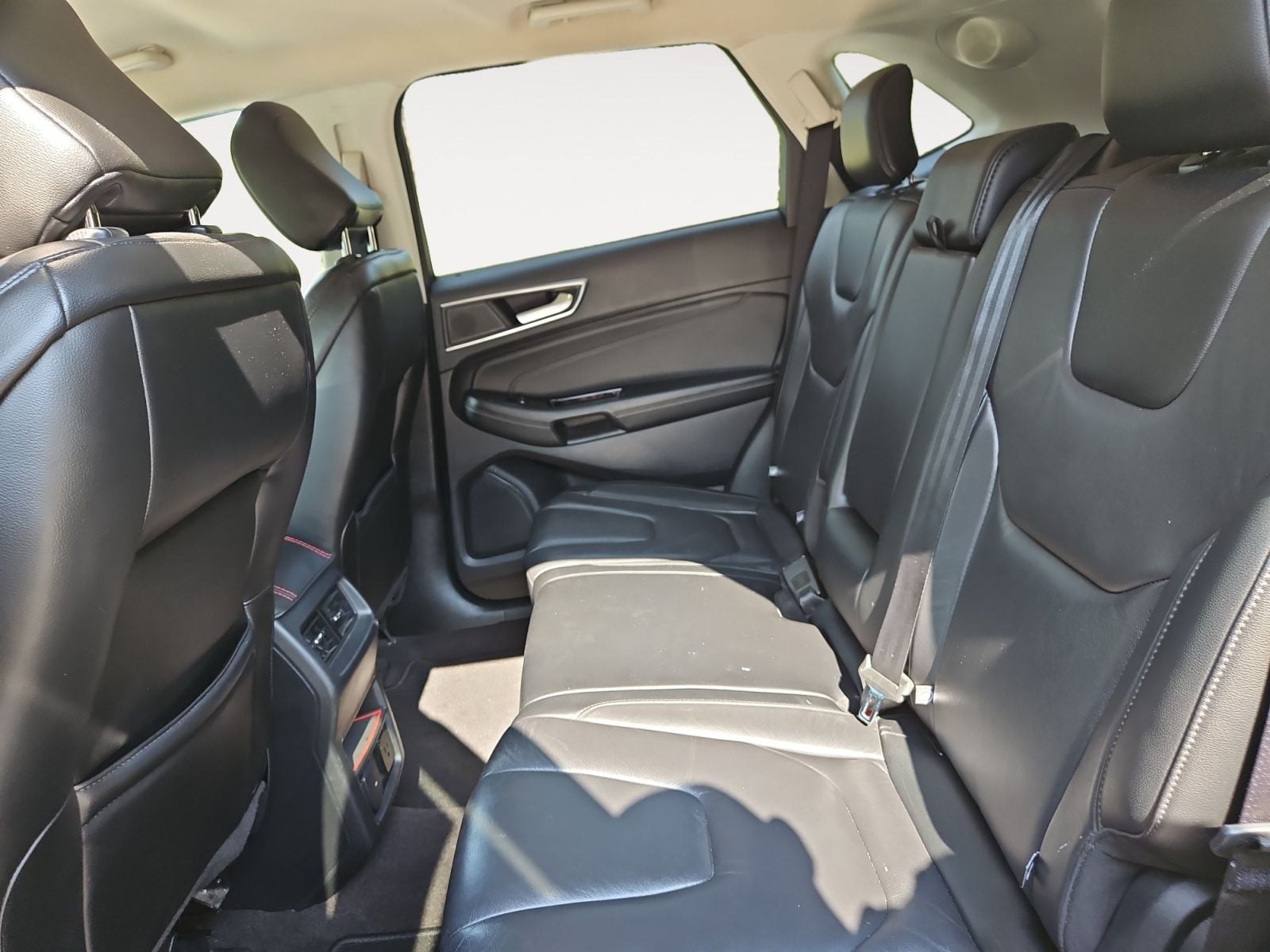 Pre-Owned 2020 Ford Edge Titanium - photo - 12