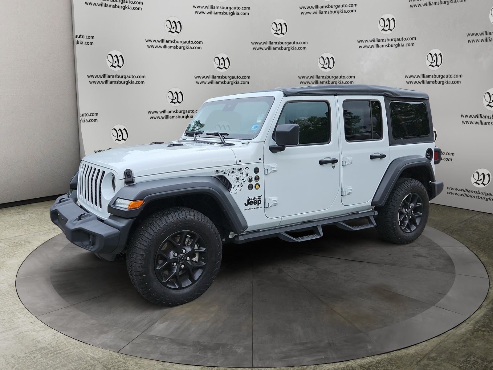 Pre-Owned 2024 Jeep Wrangler Sport S - photo - 0