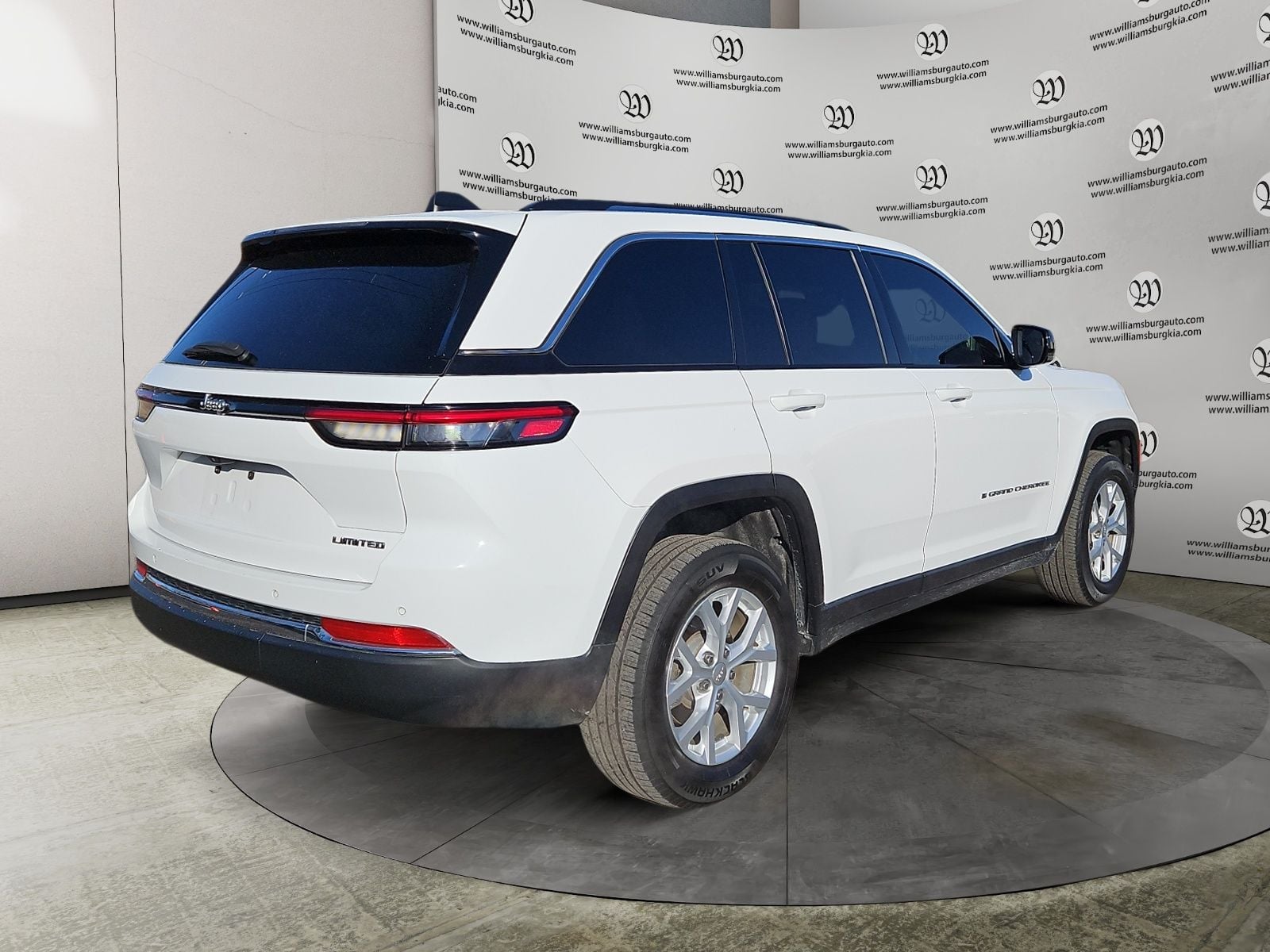 Pre-Owned 2023 Jeep Grand Cherokee Limited - photo - 4