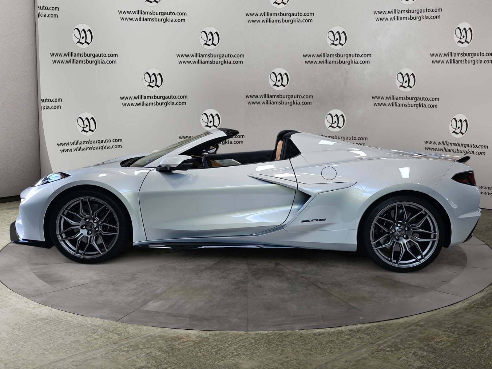Pre-Owned 2024 Chevrolet Corvette Z06 - photo - 1