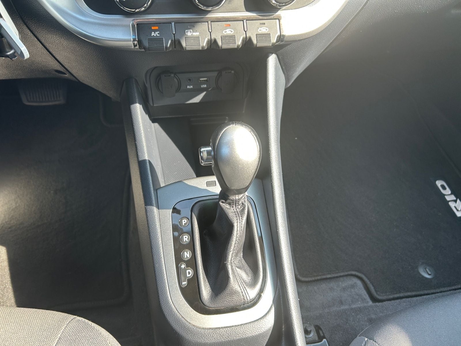 Pre-Owned 2016 Kia Rio EX - photo - 19