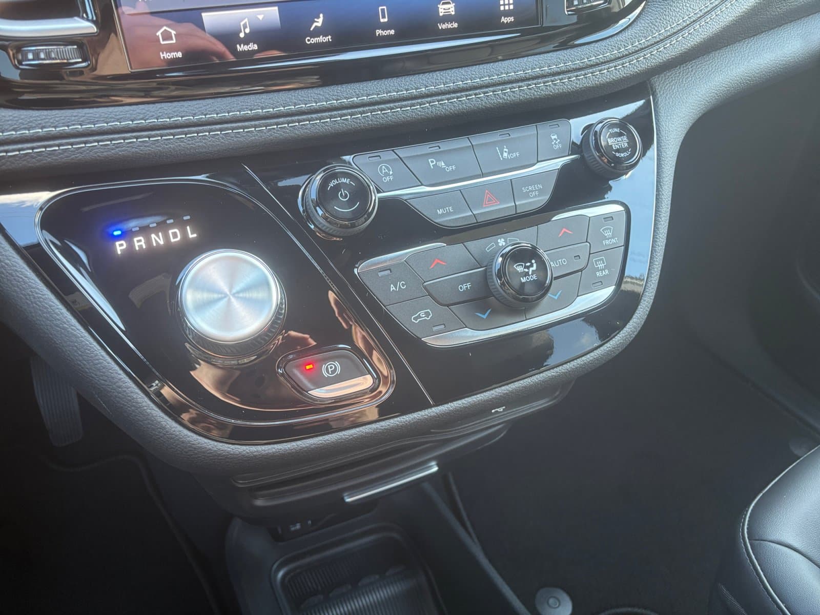 New 2026 Chrysler Pacifica Select - photo - 26