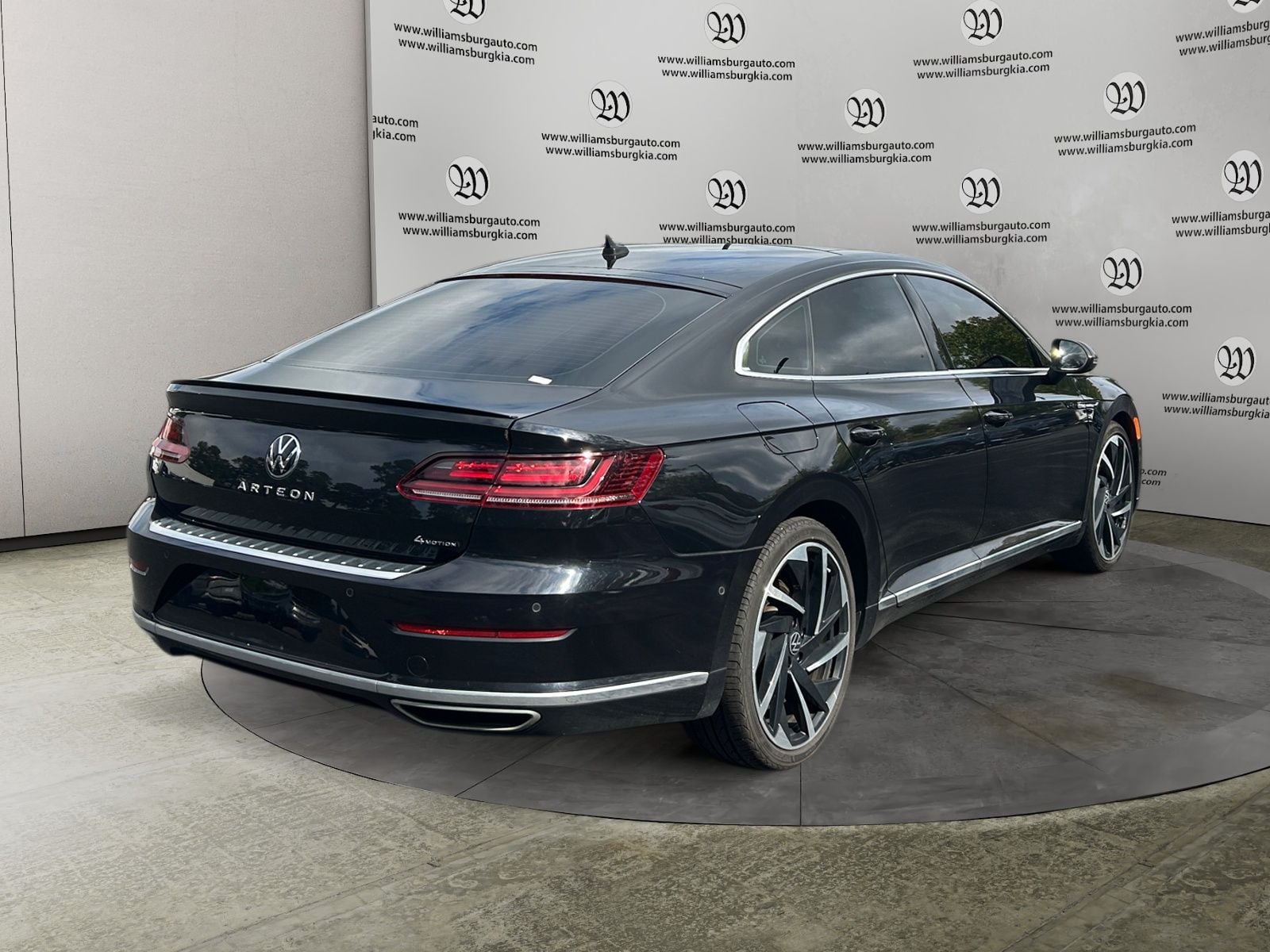 Pre-Owned 2023 Volkswagen Arteon 2.0T SEL Premium R-Line - photo - 2