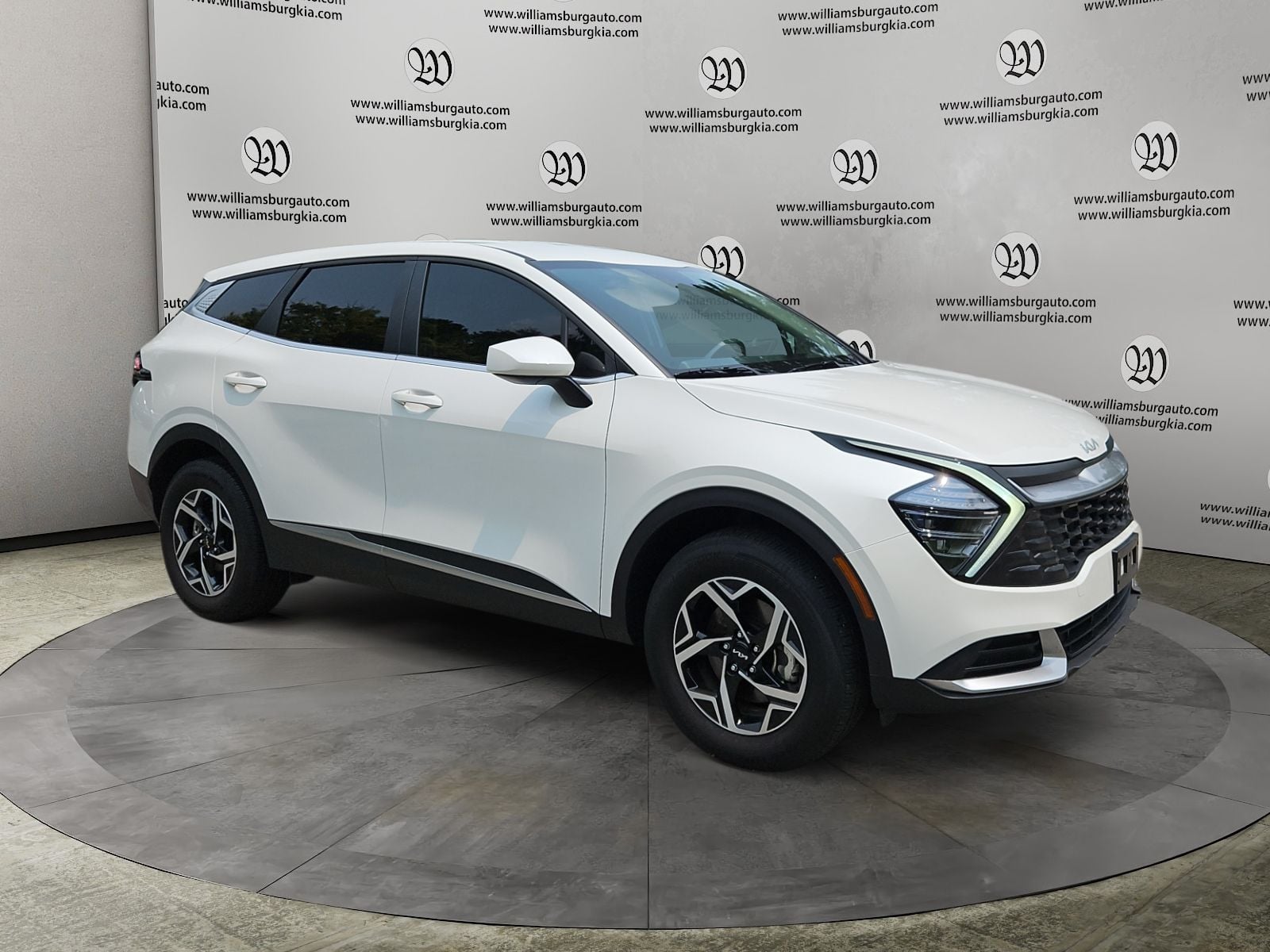 Pre-Owned 2025 Kia Sportage LX - photo - 6