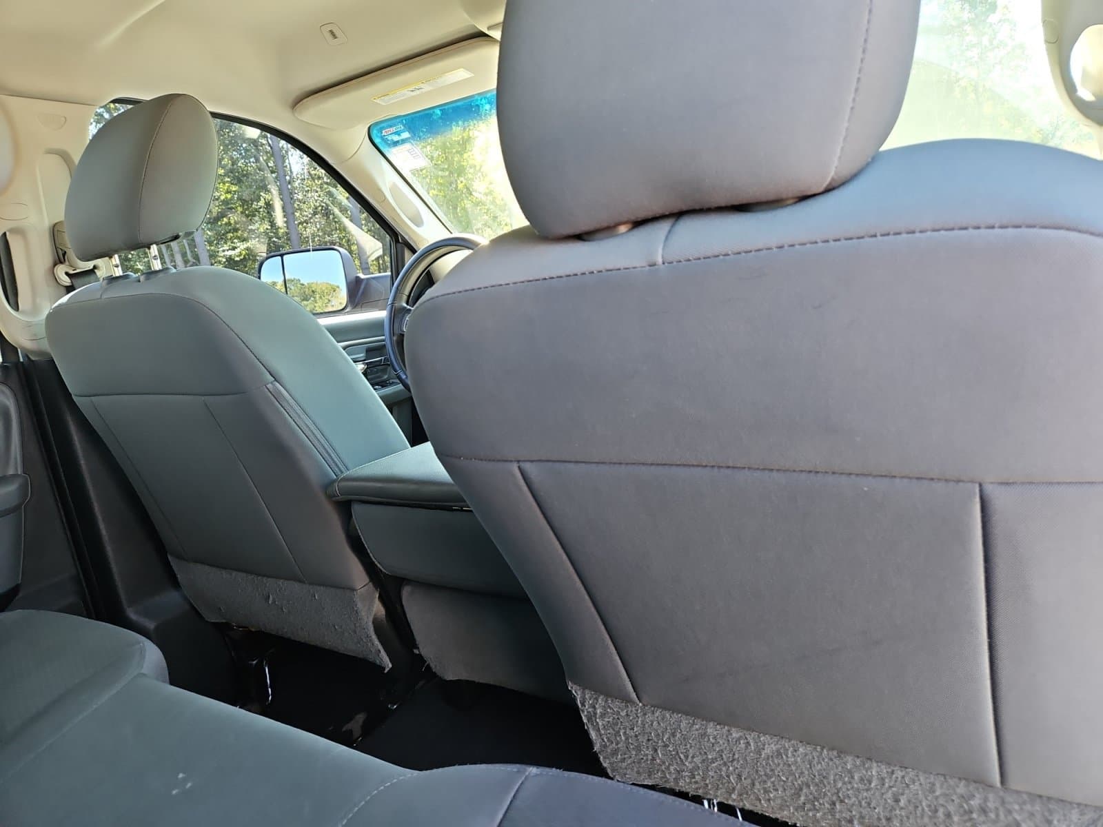 Pre-Owned 2017 Ram 1500 SLT - photo - 17