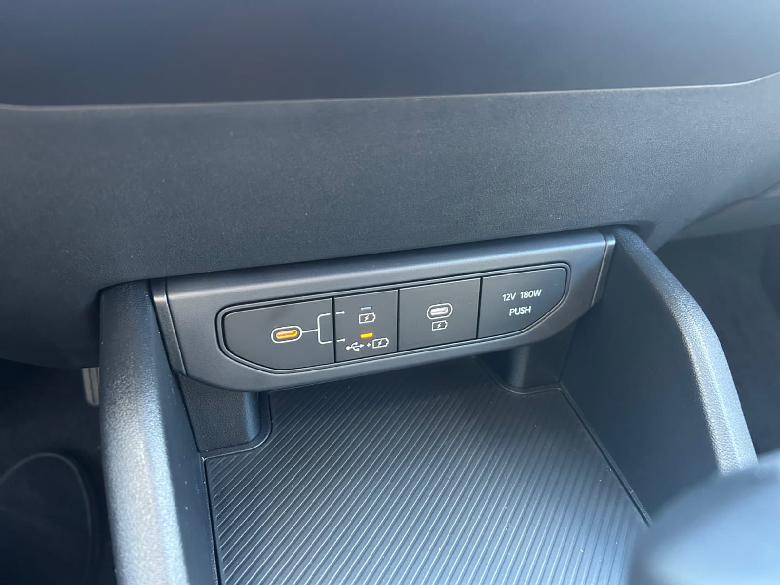New 2026 Kia K4 LXS - photo - 25