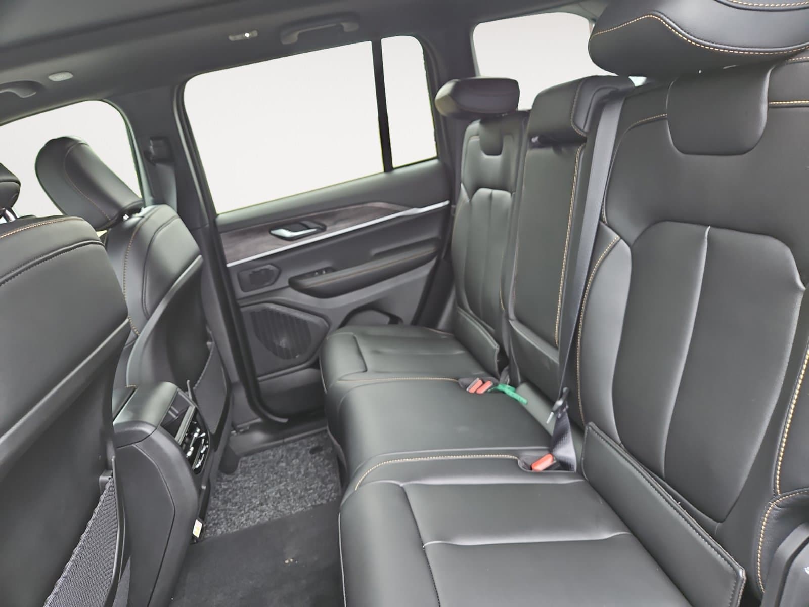 New 2026 Jeep Grand Cherokee - photo - 12