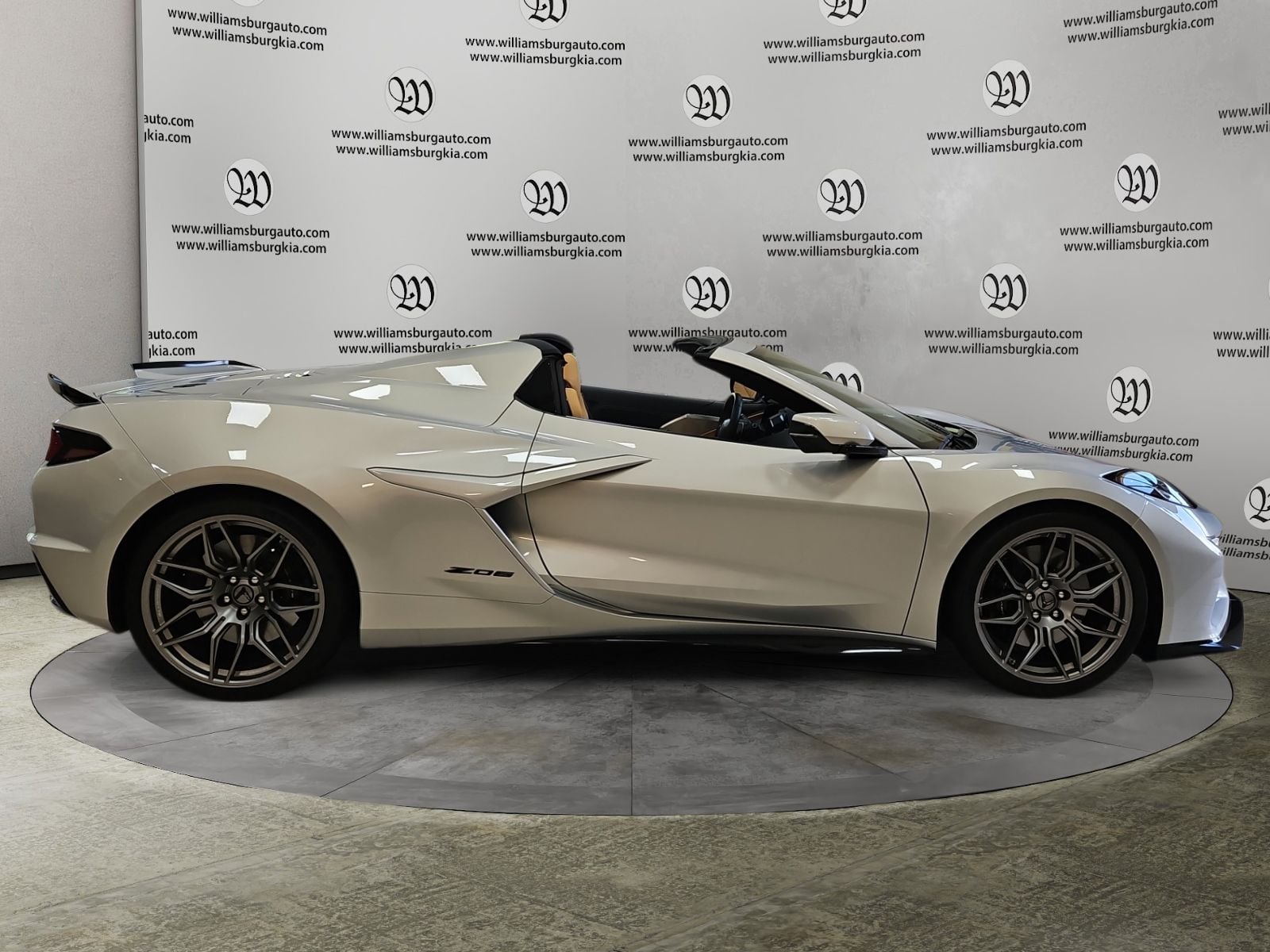 Pre-Owned 2024 Chevrolet Corvette Z06 - photo - 5