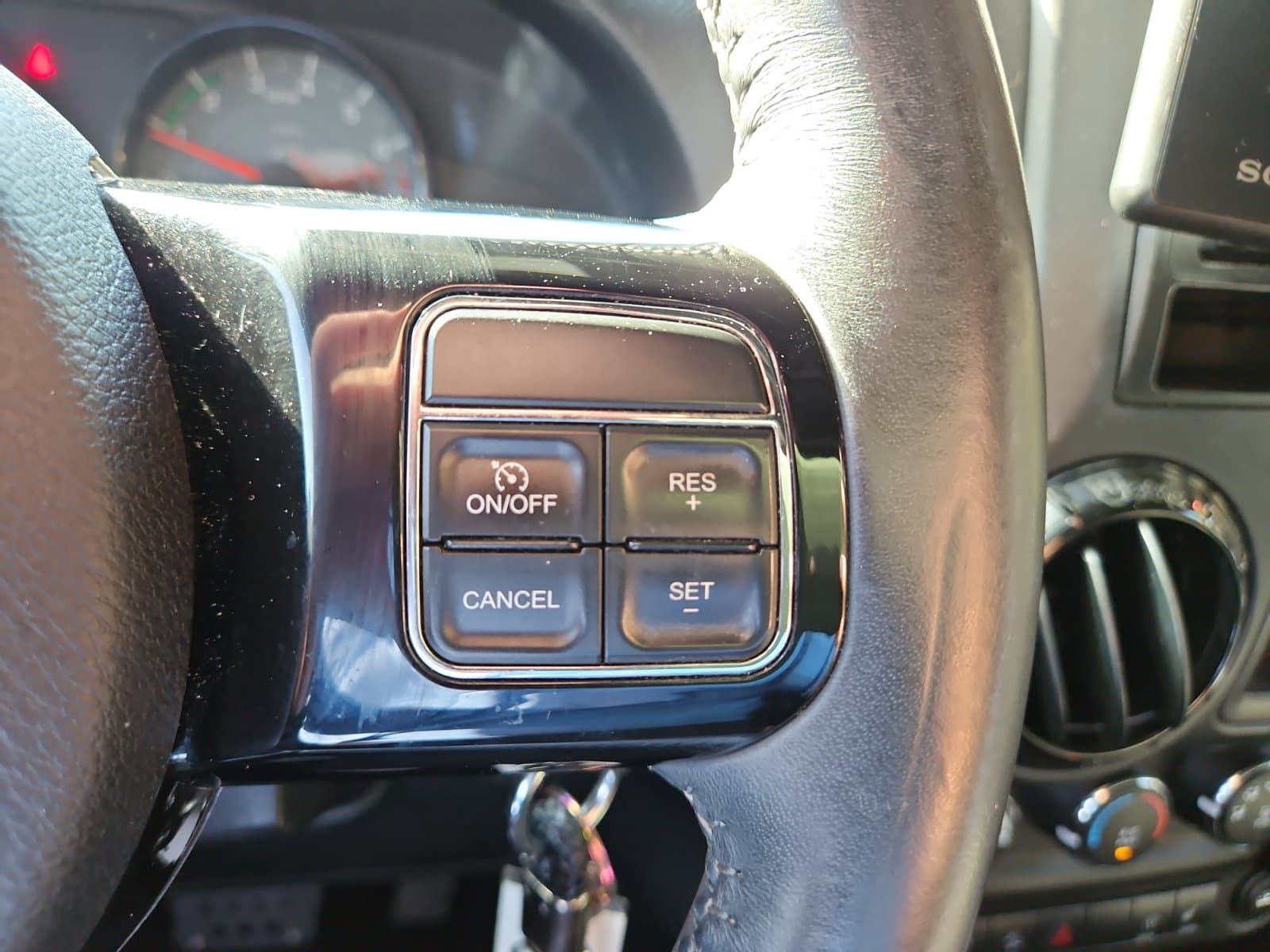 Pre-Owned 2016 Jeep Wrangler Unlimited Sahara - photo - 24