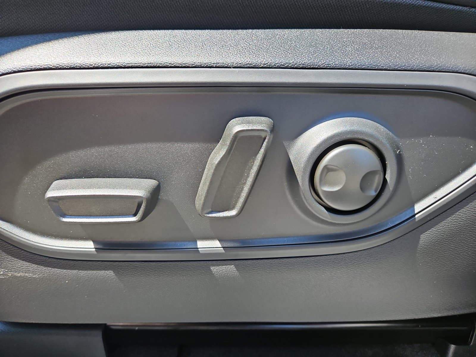 New 2026 Jeep Cherokee Limited - photo - 20