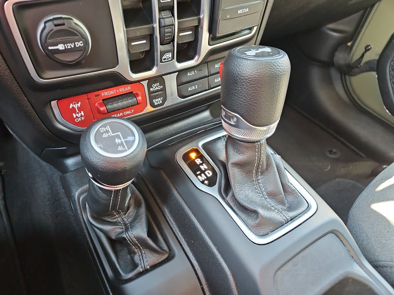 Pre-Owned 2026 Jeep Wrangler Rubicon - photo - 26