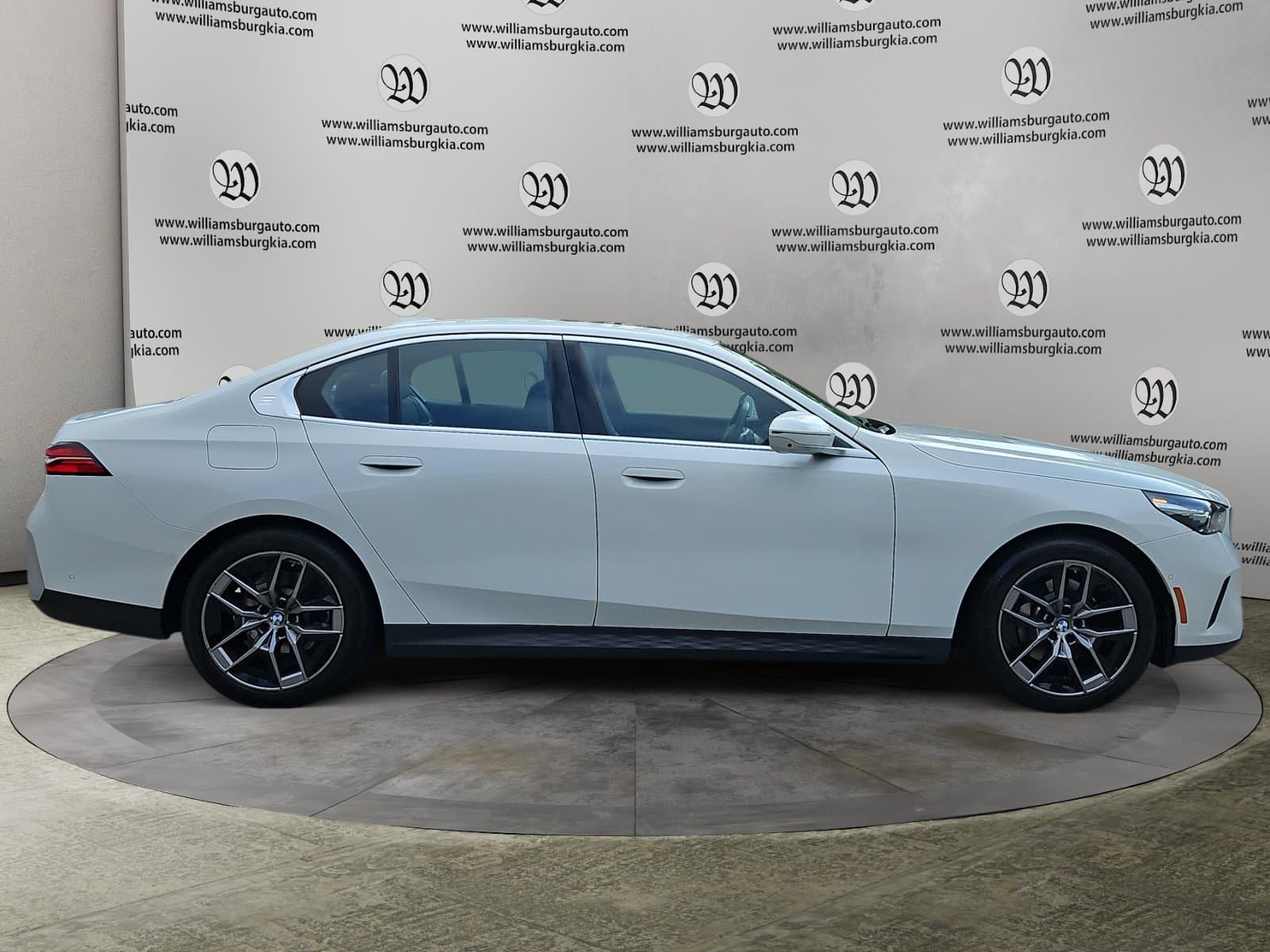 Pre-Owned 2026 BMW 5 Series 530i xDrive - photo - 5