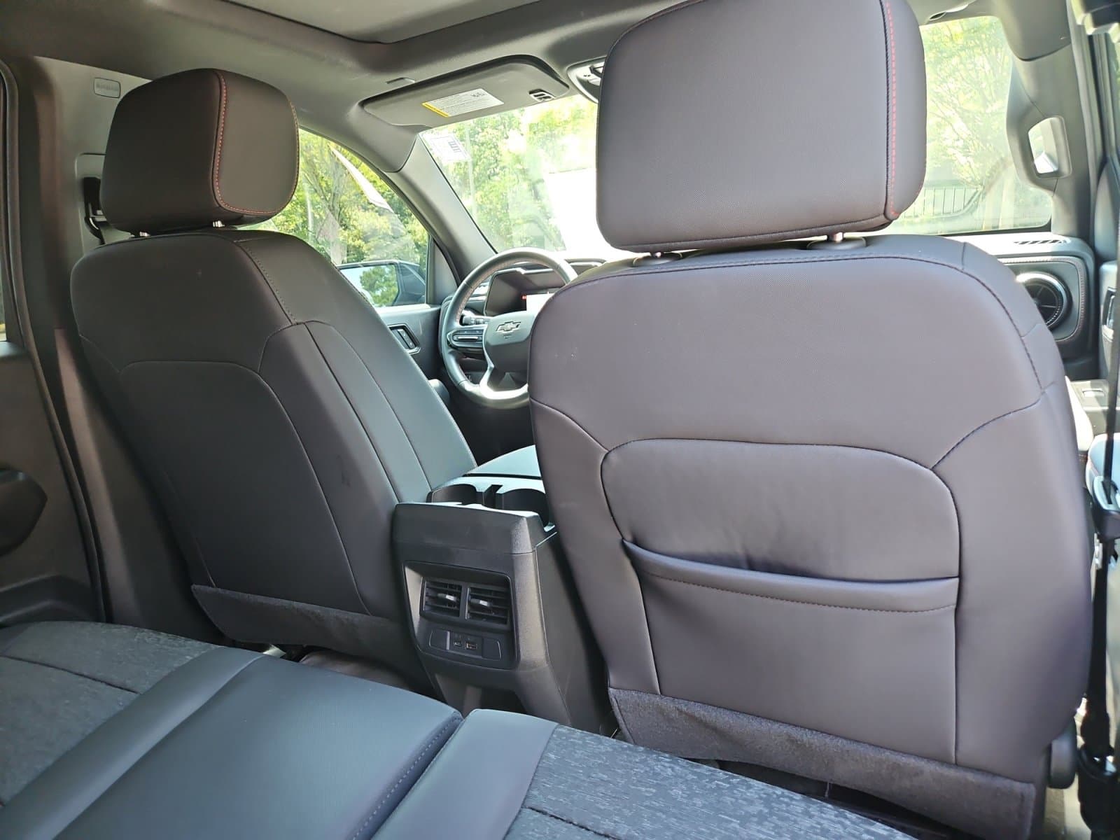 Pre-Owned 2025 Chevrolet Colorado Z71 - photo - 17
