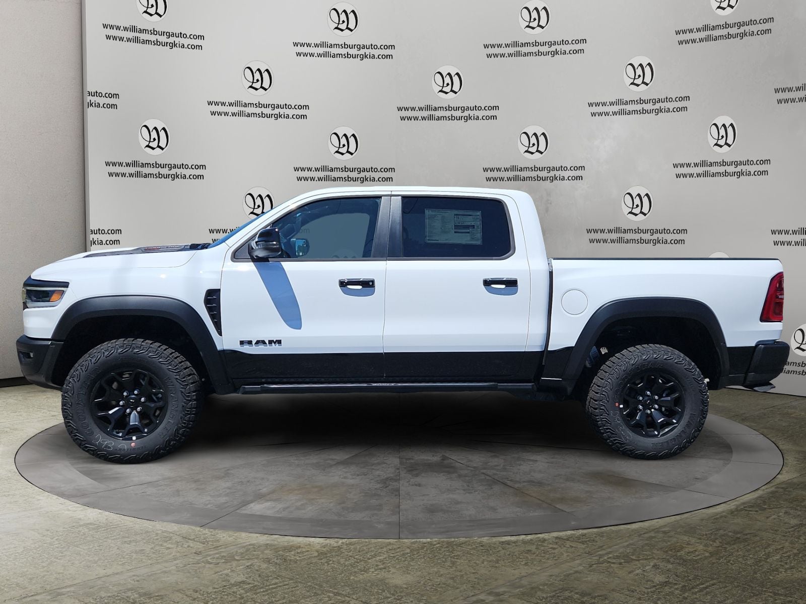 New 2026 Ram 1500 RHO - photo - 1
