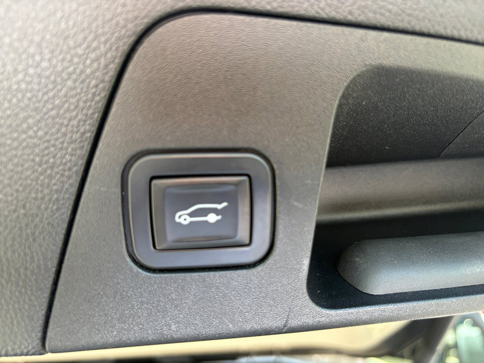 Pre-Owned 2017 Buick Envision Essence - photo - 20