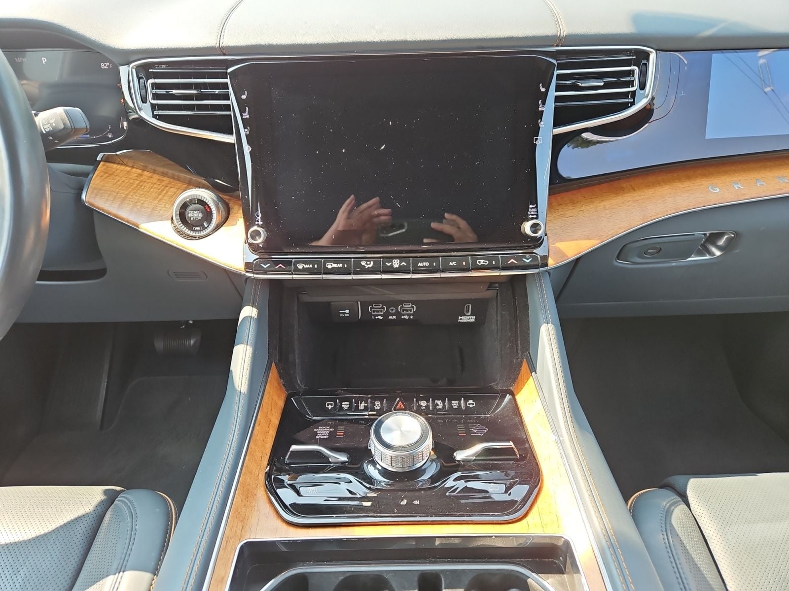 Pre-Owned 2022 Jeep Grand Wagoneer Series II - photo - 10